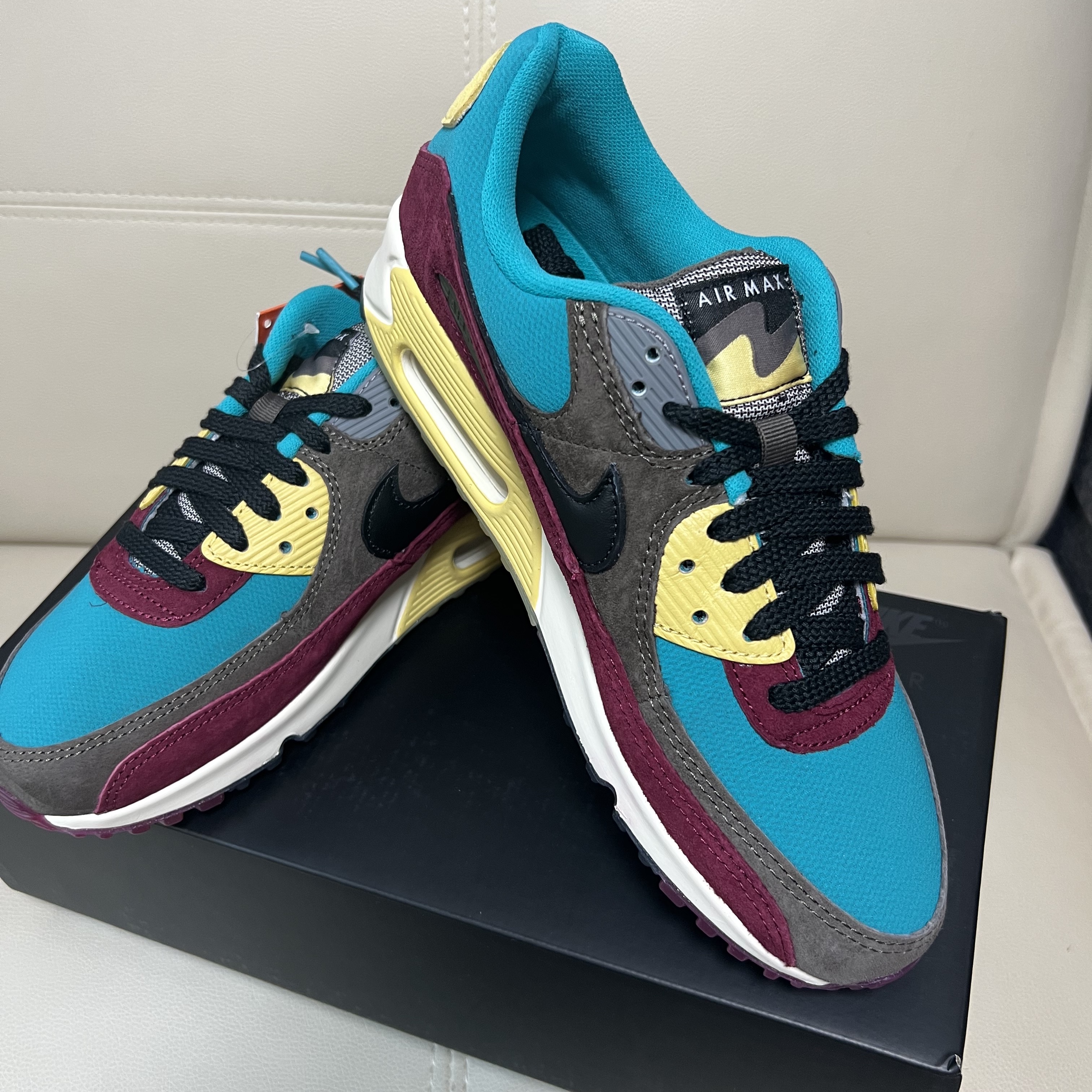 Nike Air Max 90 NRG Ridgerock 착용 스타일