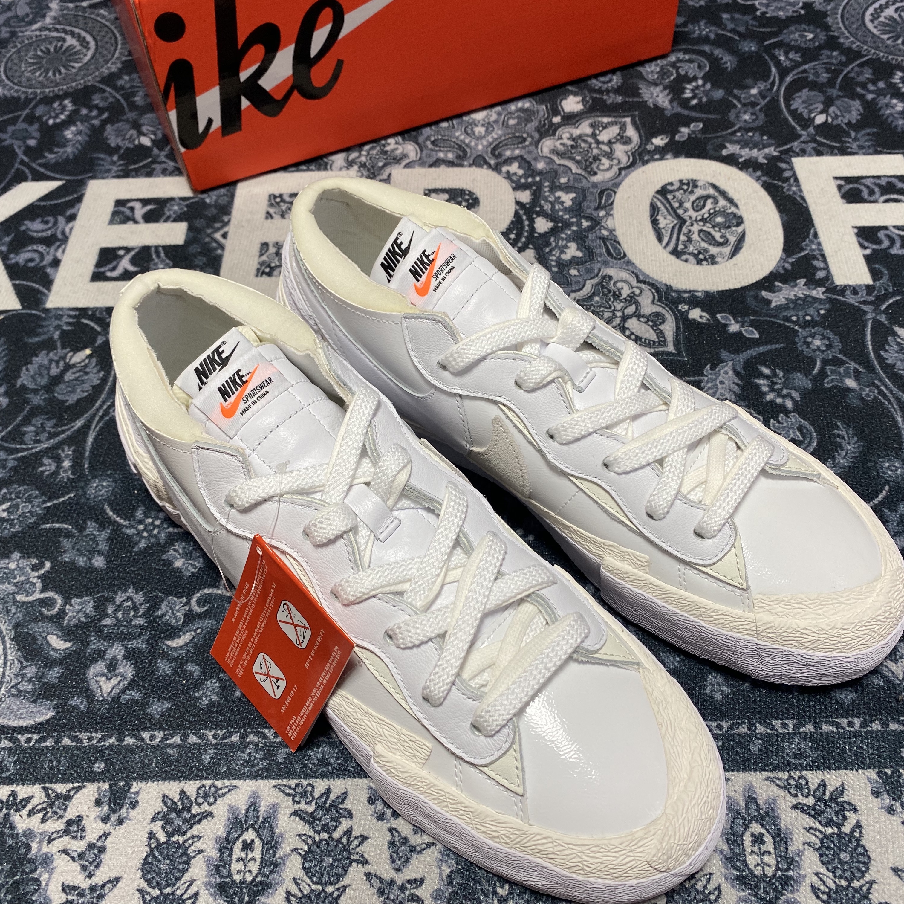 Nike x Sacai Blazer Low White Patent Leather 착용 스타일