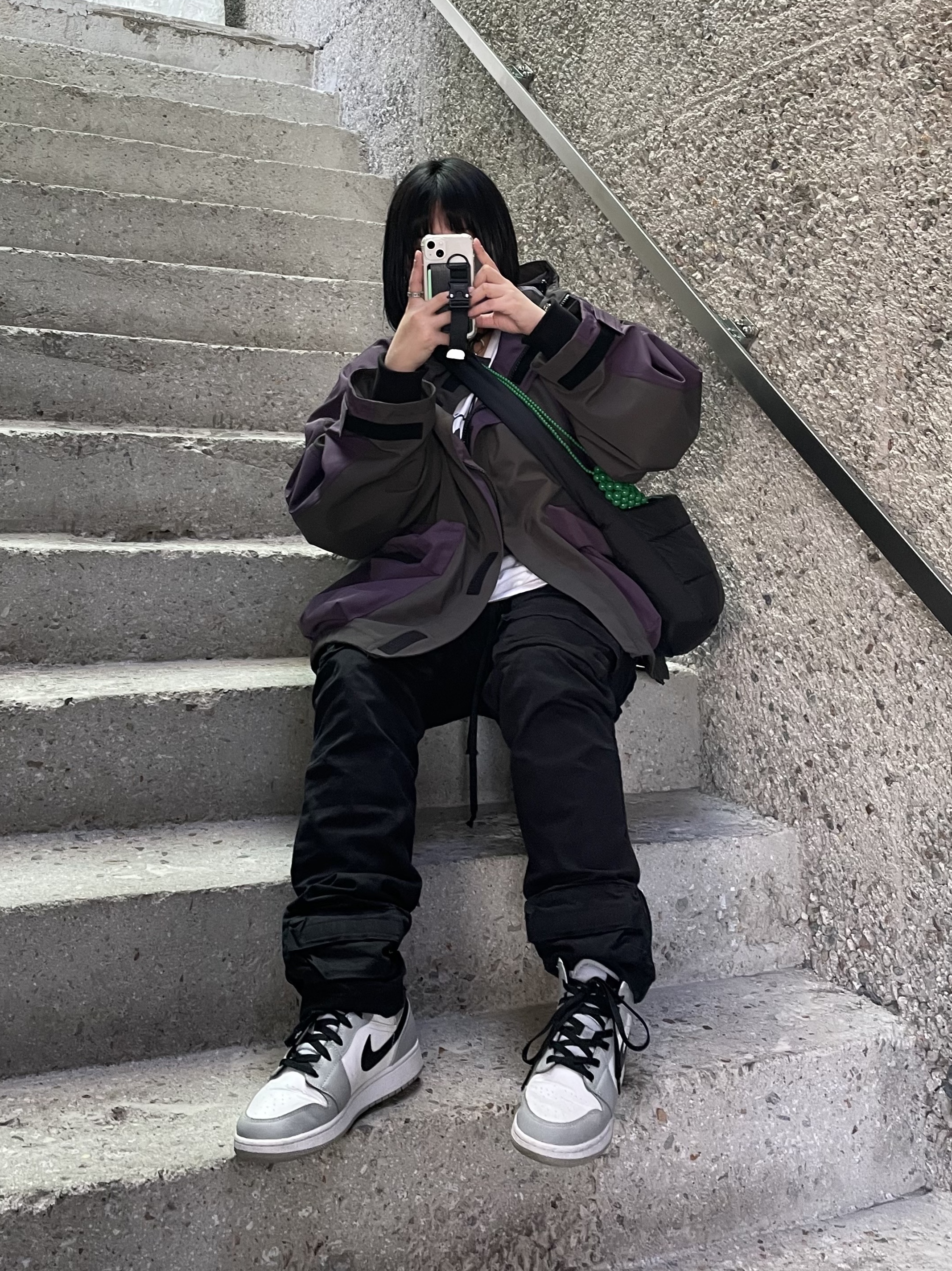 Jordan 1 Mid Light Smoke Grey 착용 스타일