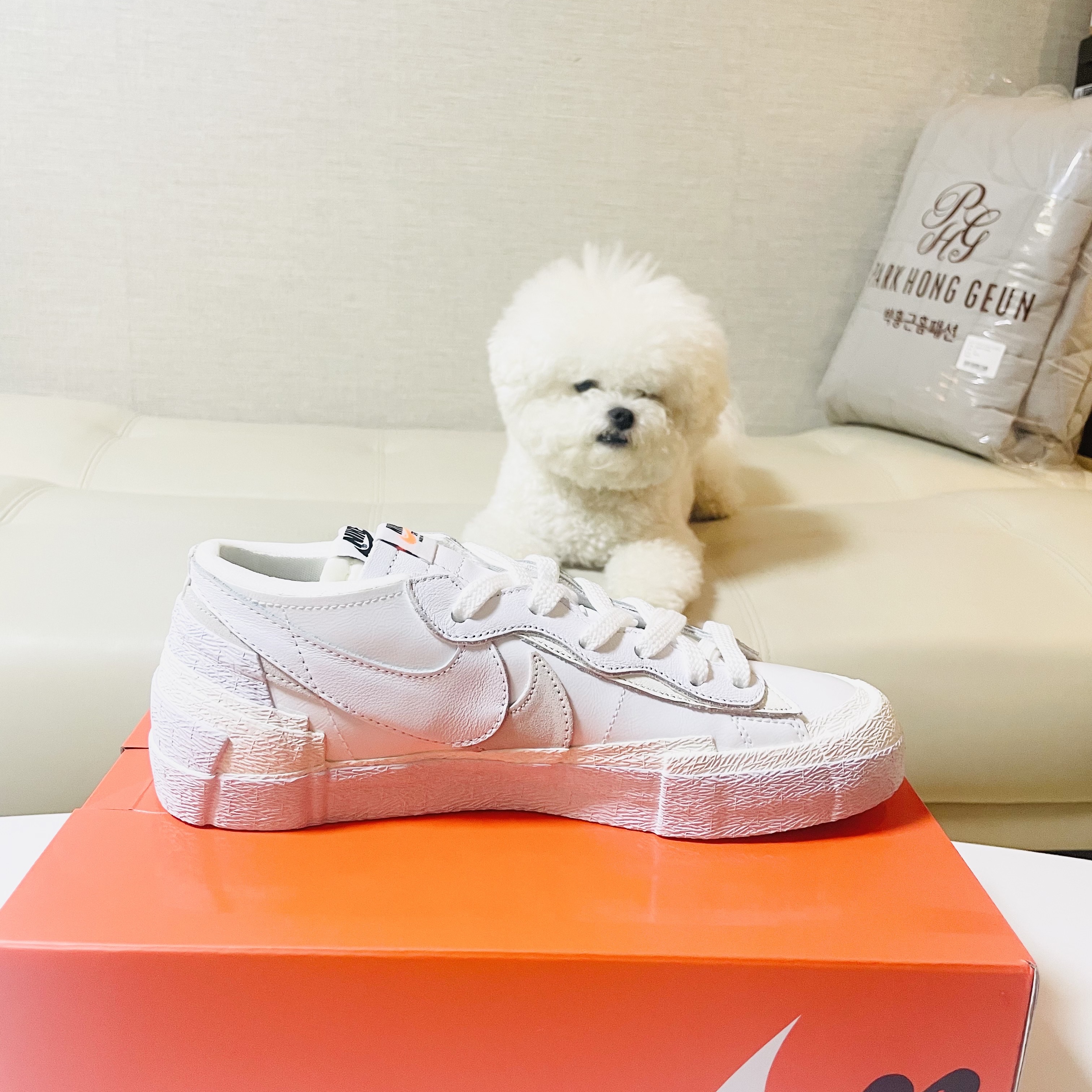 Nike x Sacai Blazer Low White Patent Leather 착용 스타일