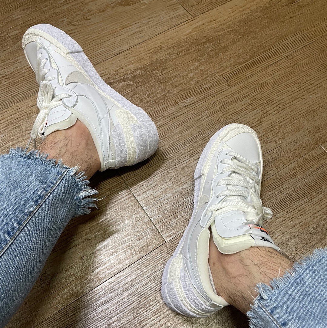 Nike x Sacai Blazer Low White Patent Leather 착용 스타일 - 3