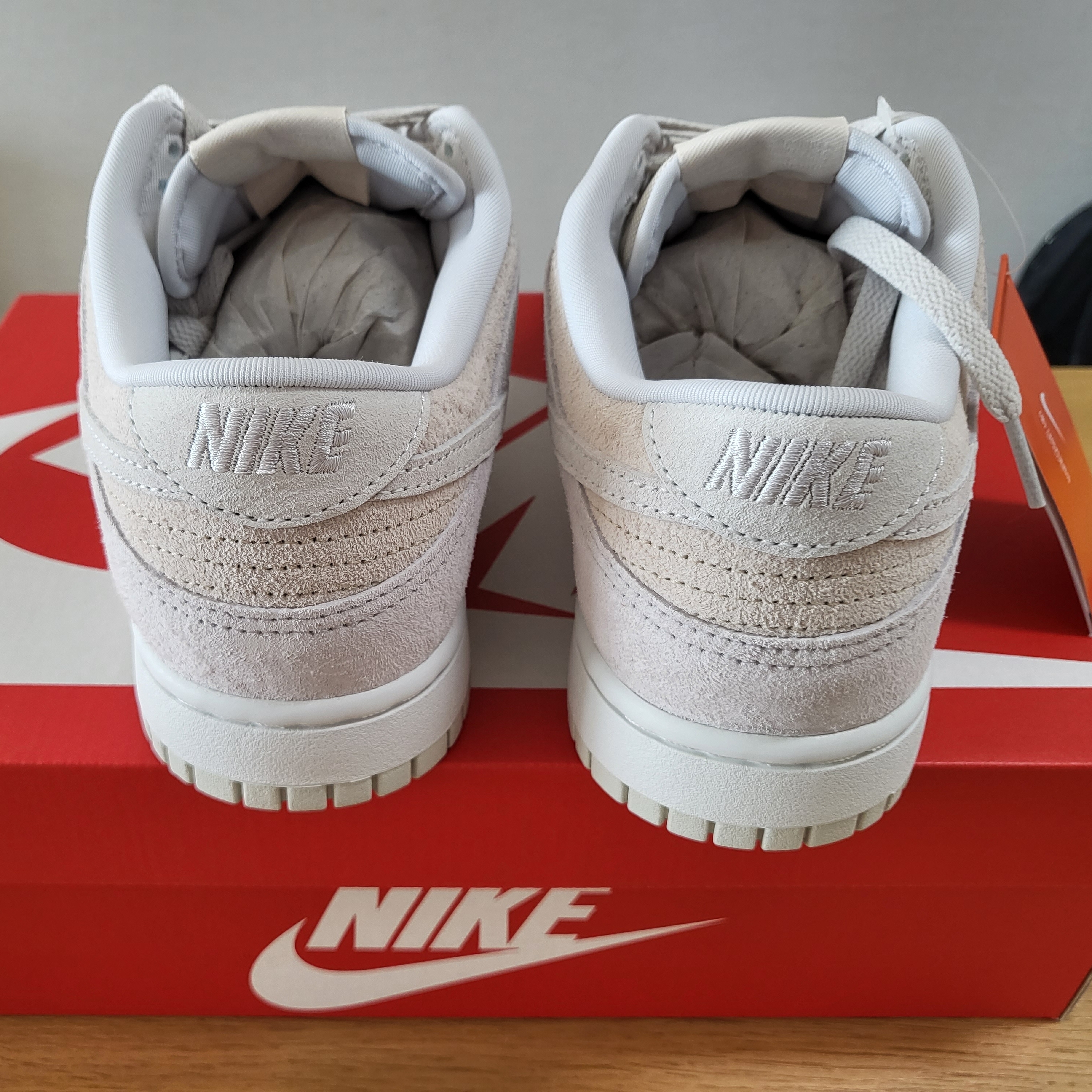 Nike Dunk Low Retro PRM Vast Grey 착용 스타일 - 3