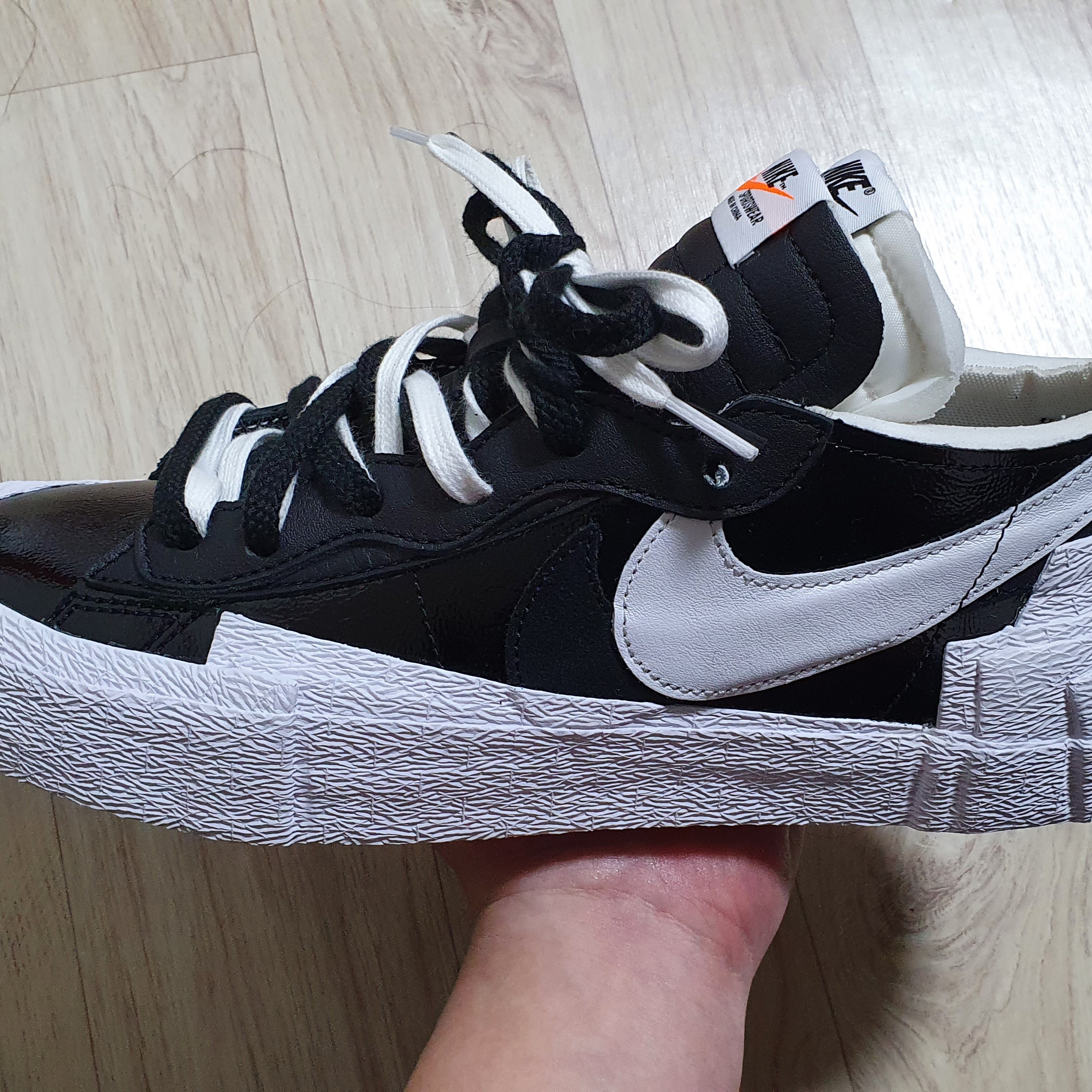 Nike x Sacai Blazer Low Black Patent Leather 착용 스타일