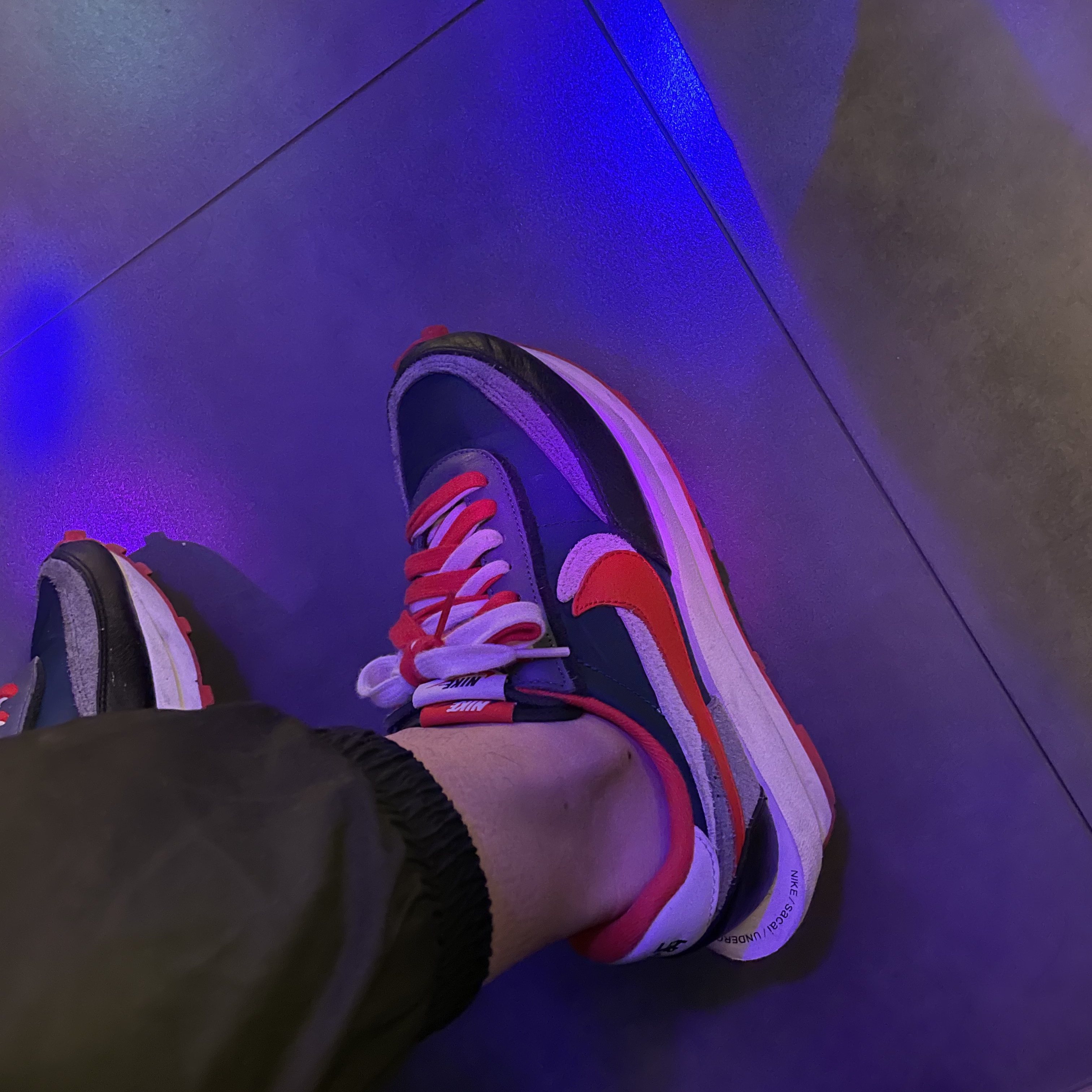 Nike x Sacai x Undercover LDWaffle Midnight Spruce University Red 착용 스타일 - 1