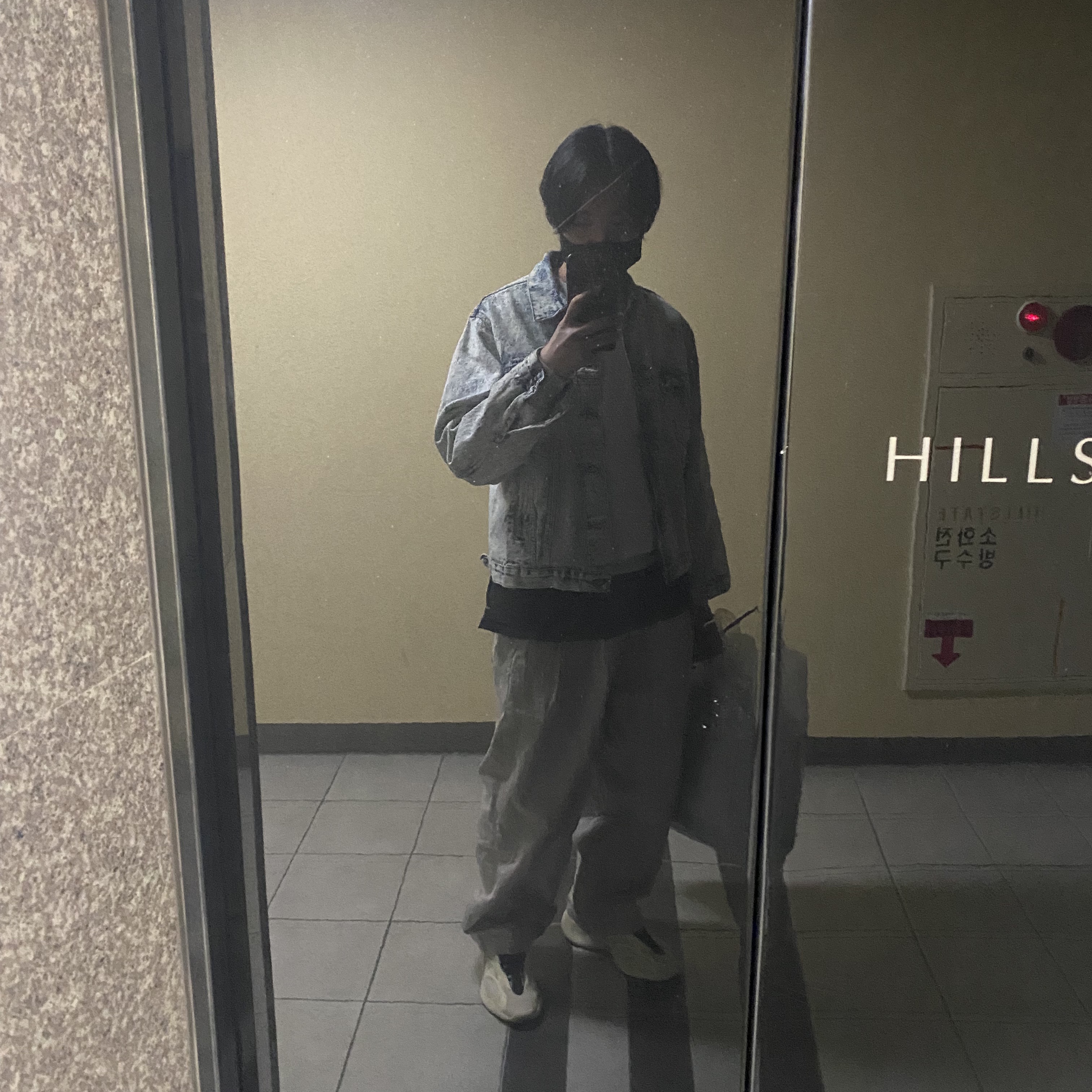 Adidas Yeezy 700 V3 Azael 2019 착용 스타일