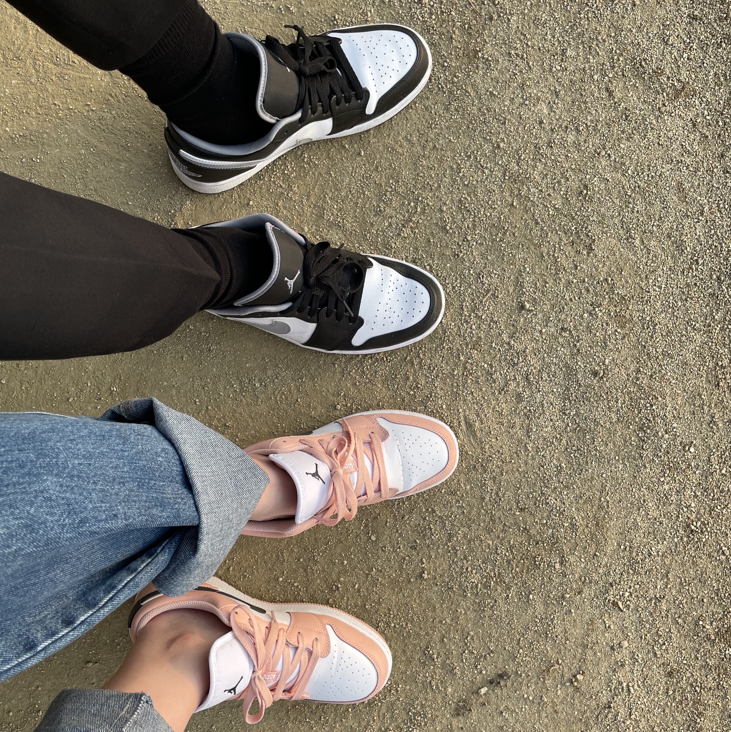 (GS) Jordan 1 Low Light Arctic Pink, Jordan 1 Low Black Particle Grey 착용 스타일 - 2
