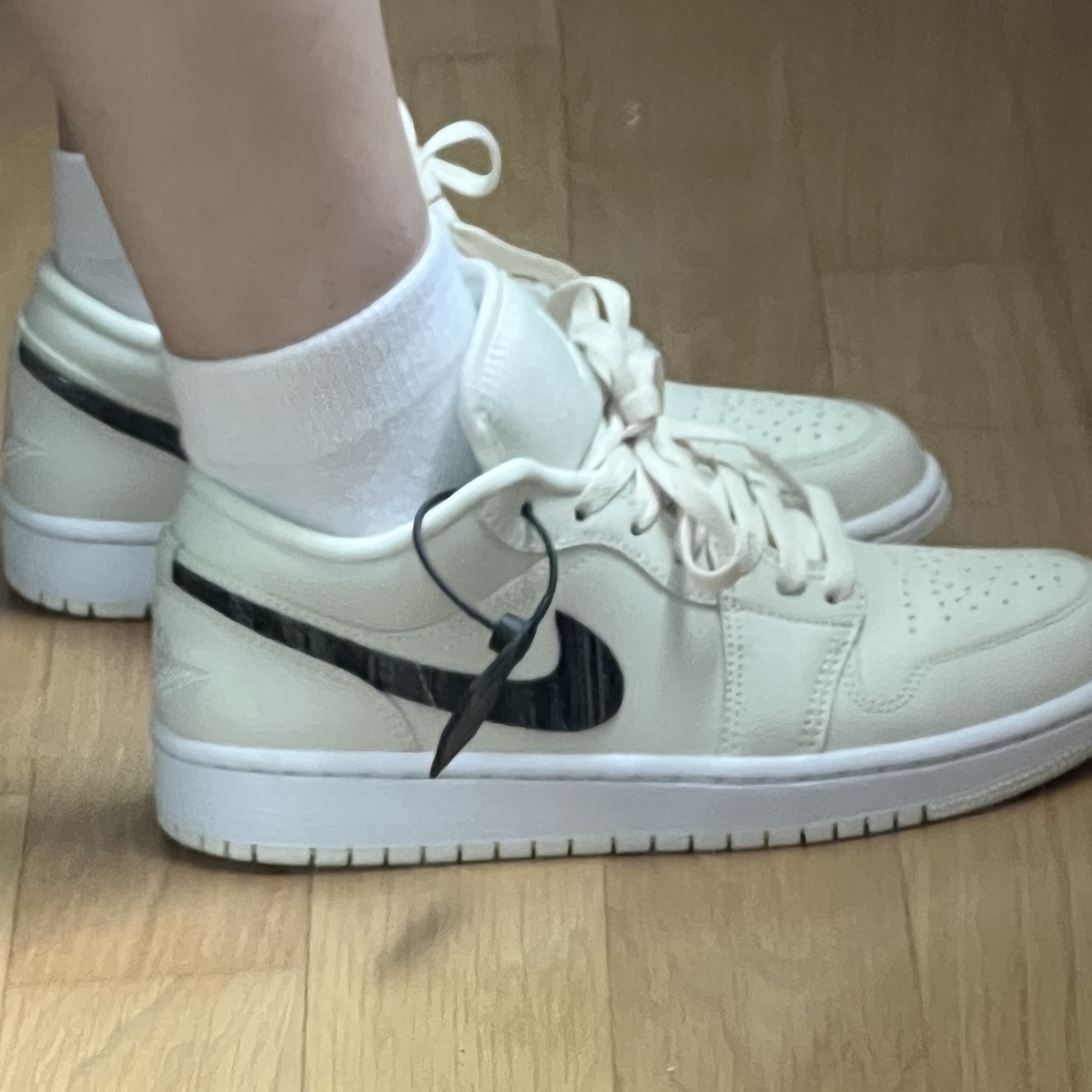 (W) Jordan 1 Low Coconut Milk 착용 스타일