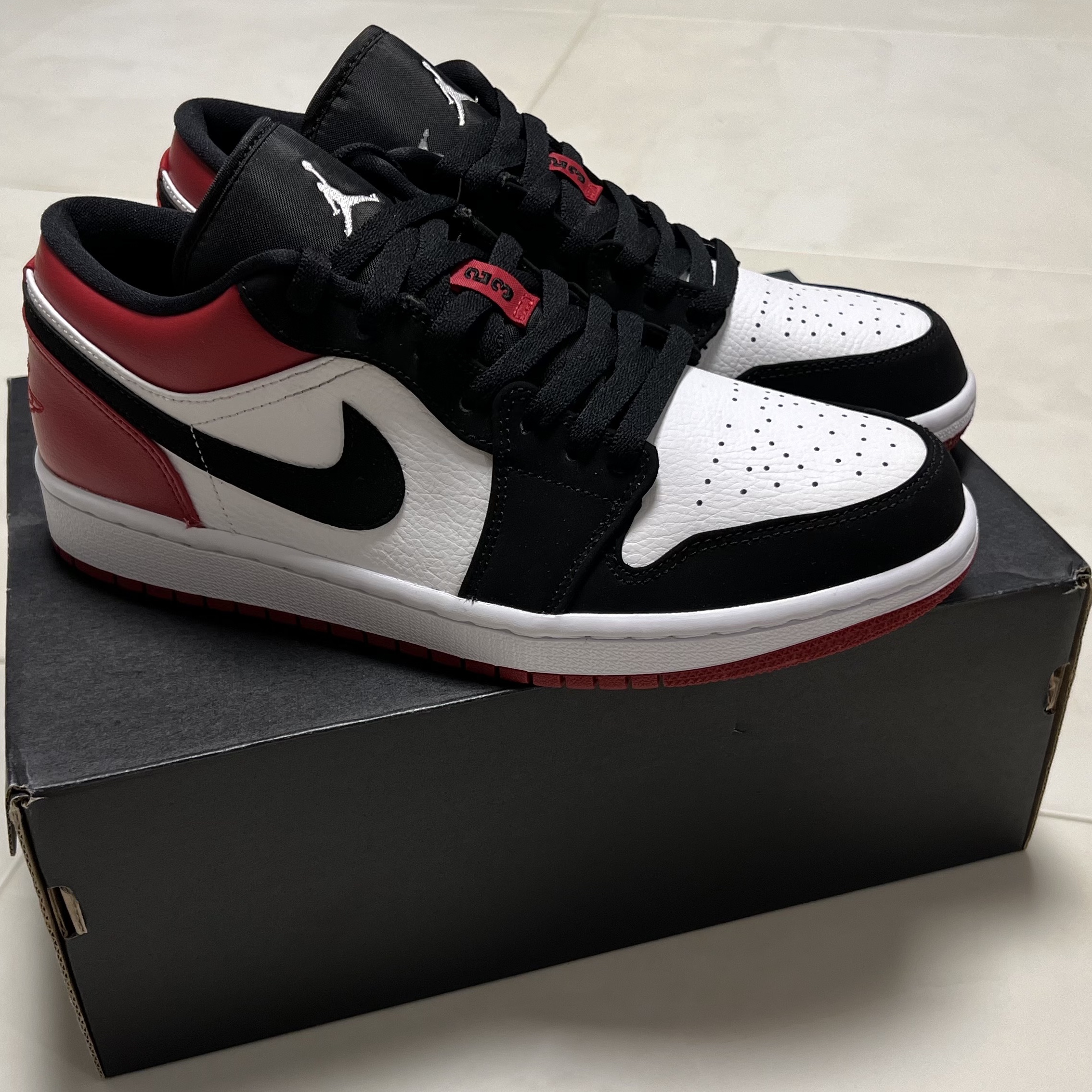 Jordan 1 Low Black Toe 착용 스타일 - 1