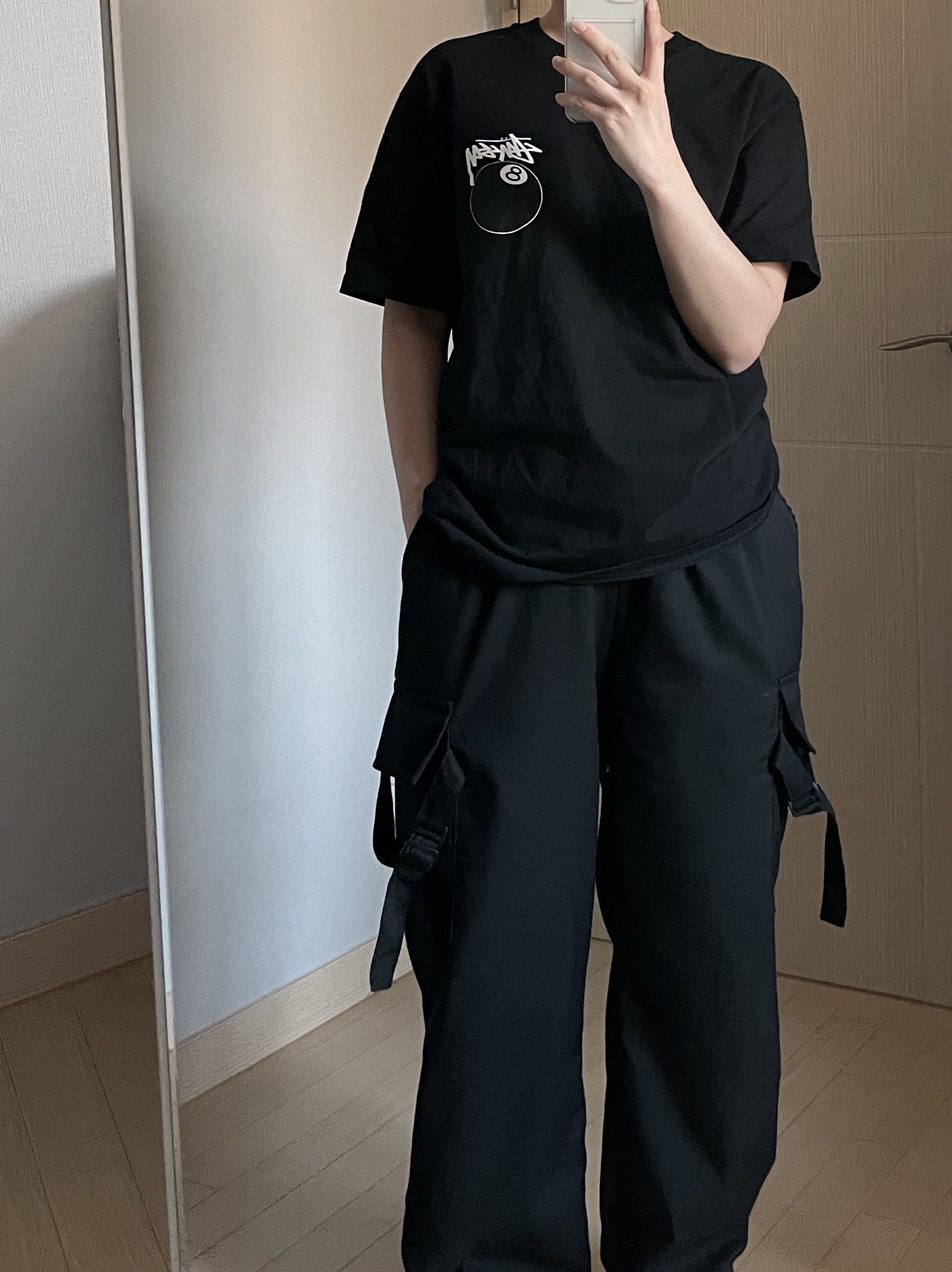 Stussy 8 Ball T-Shirt Black - 22SS, (W) Jordan 1 Mid White Black University Blue 착용 스타일 - 2