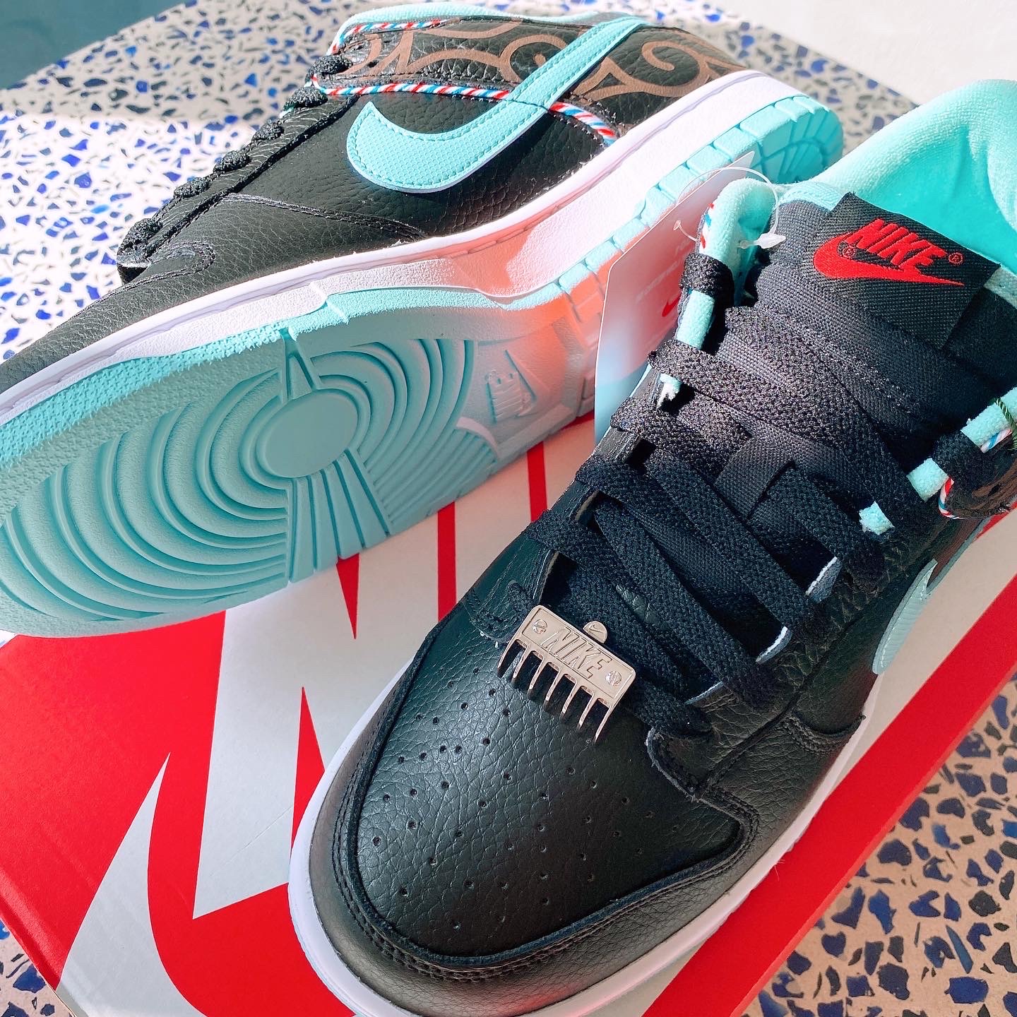 Nike Dunk Low Retro SE Barber Shop Black 착용 스타일 - 4