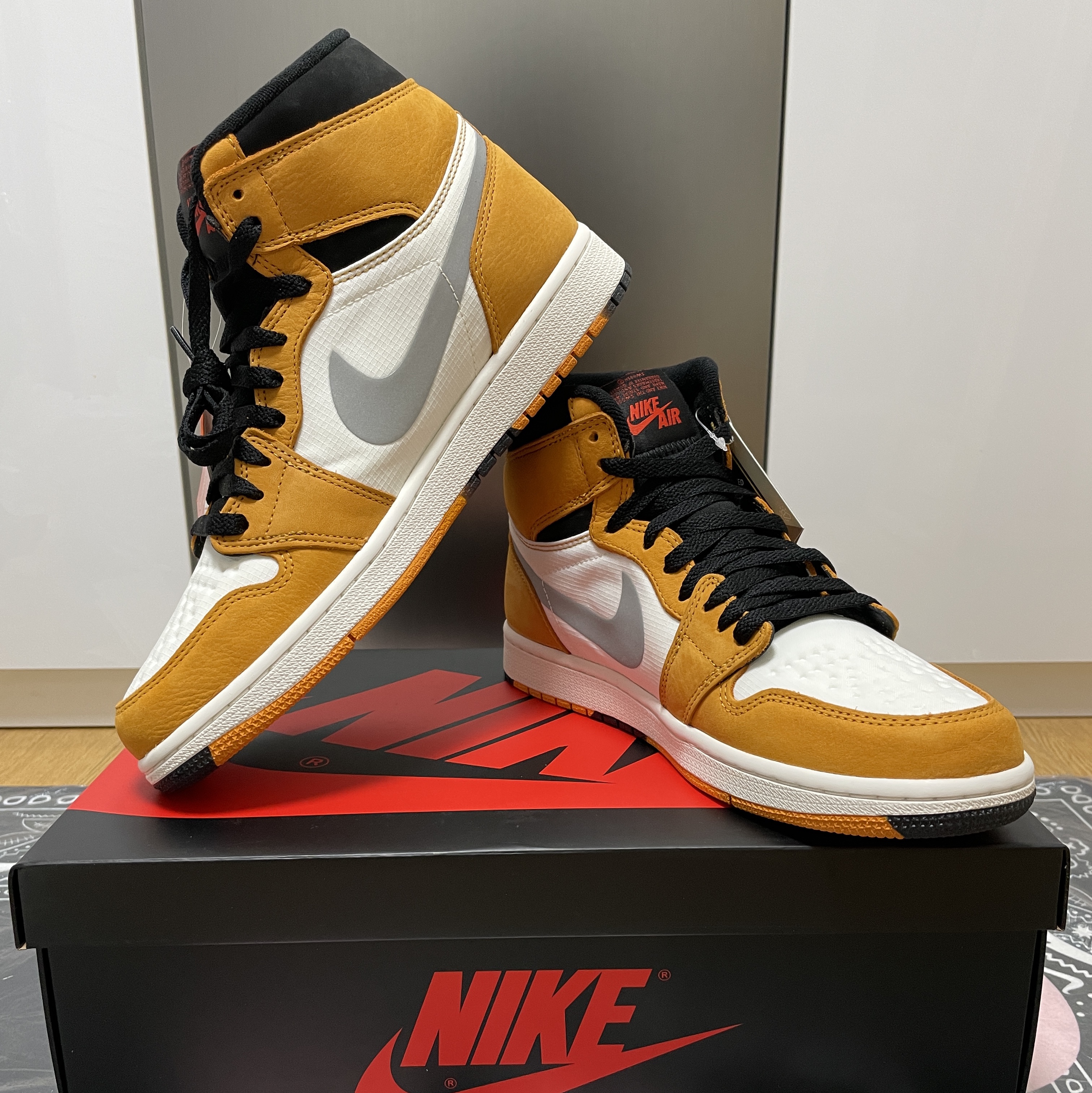 Jordan 1 Element Gore-Tex Light Curry 착용 스타일