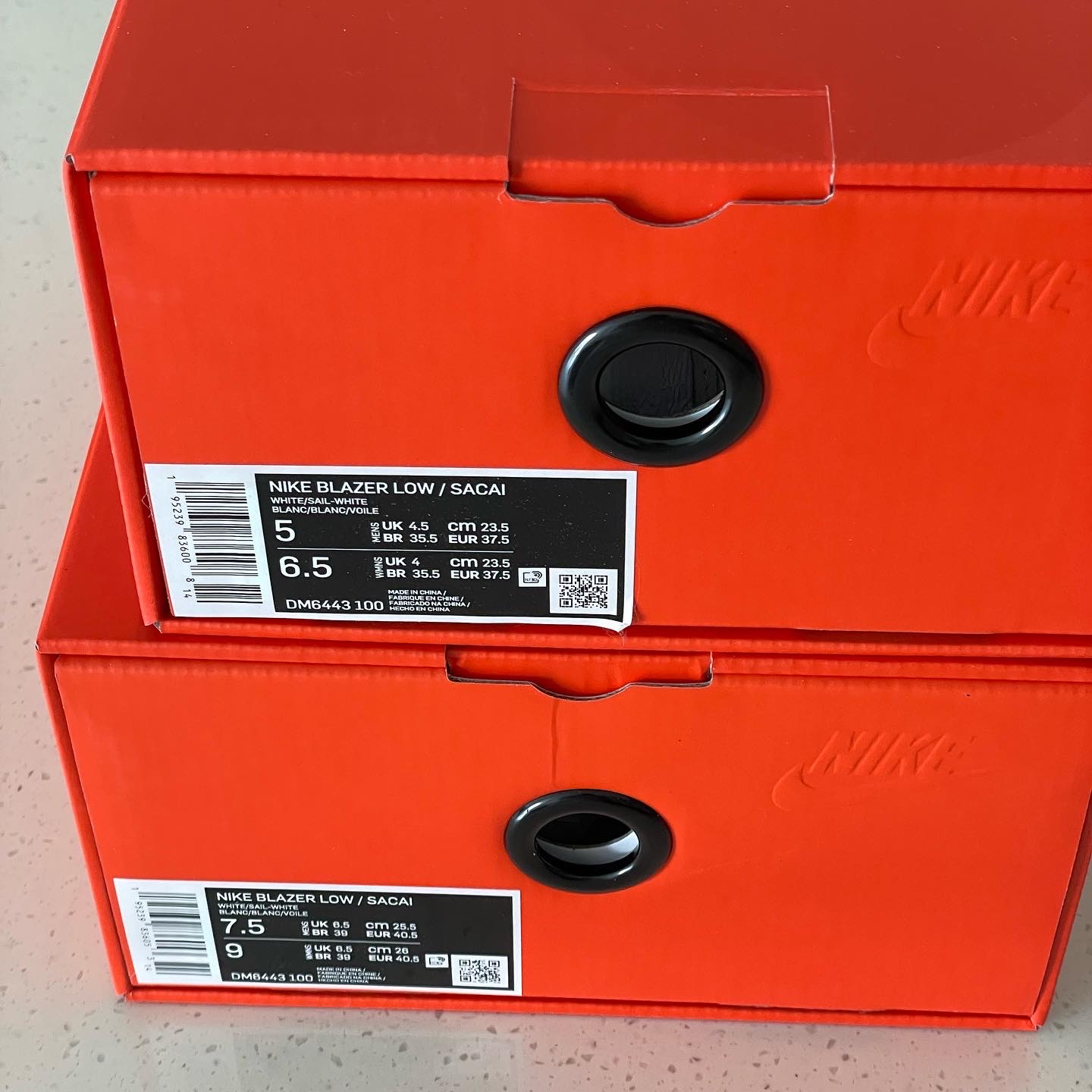 Nike x Sacai Blazer Low White Patent Leather 착용 스타일 - 2