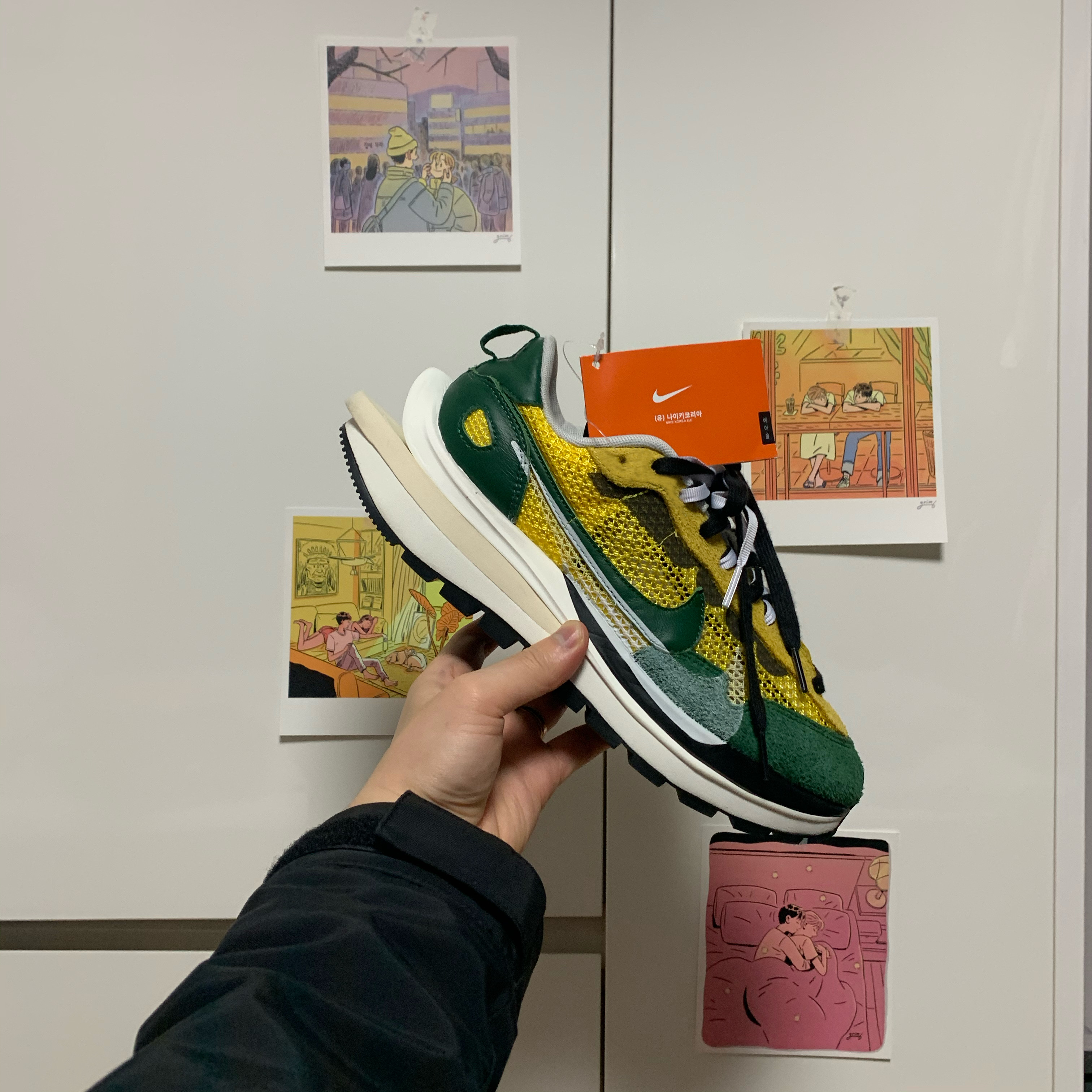 Nike x Sacai VaporWaffle Tour Yellow & Gorge Green Sail 착용 스타일