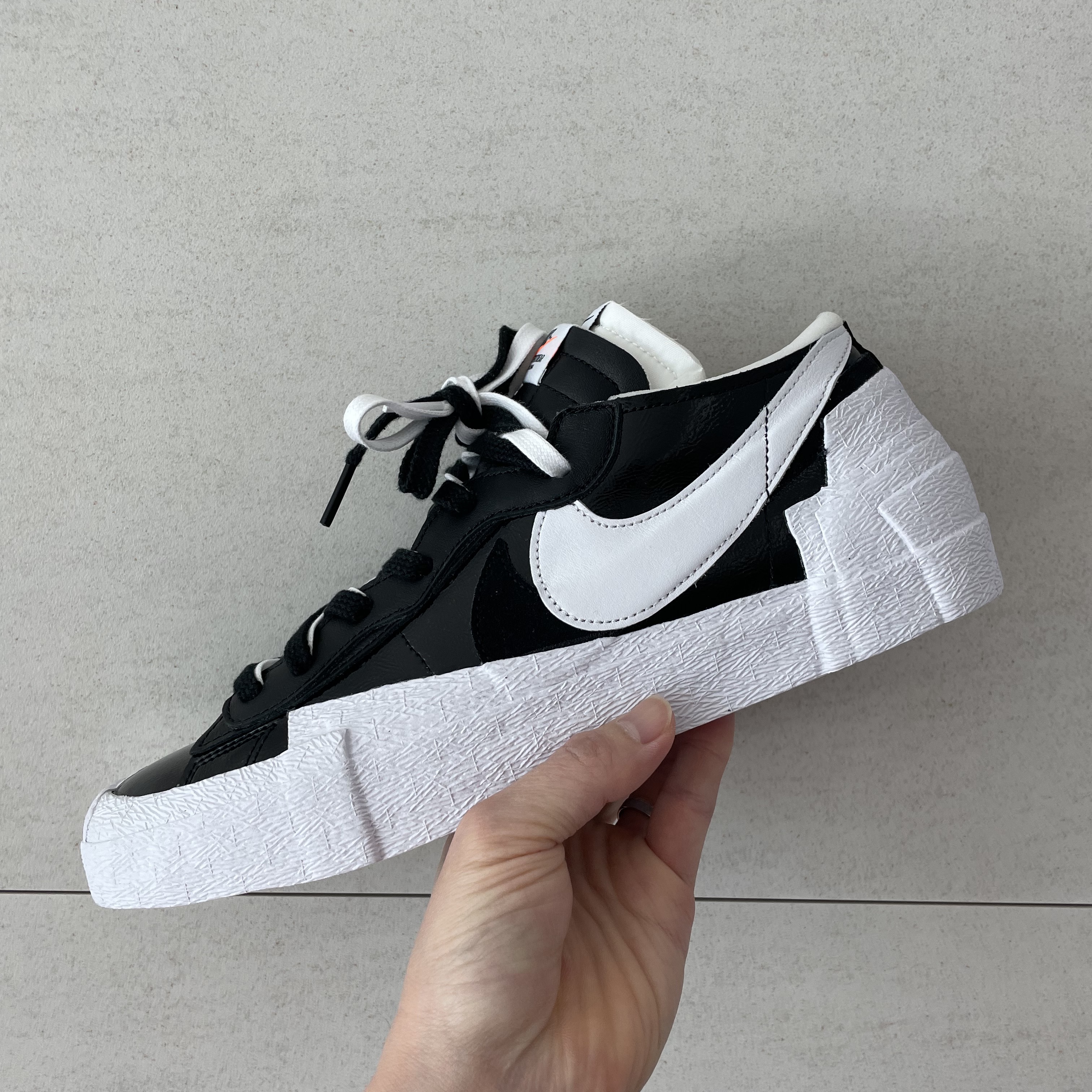 Nike x Sacai Blazer Low Black Patent Leather 착용 스타일