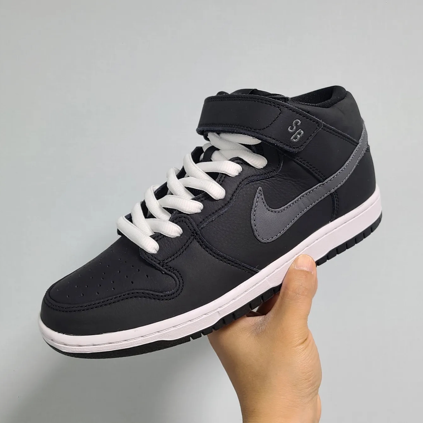 Nike SB Dunk Mid ISO Orange Label 착용 스타일 - 1