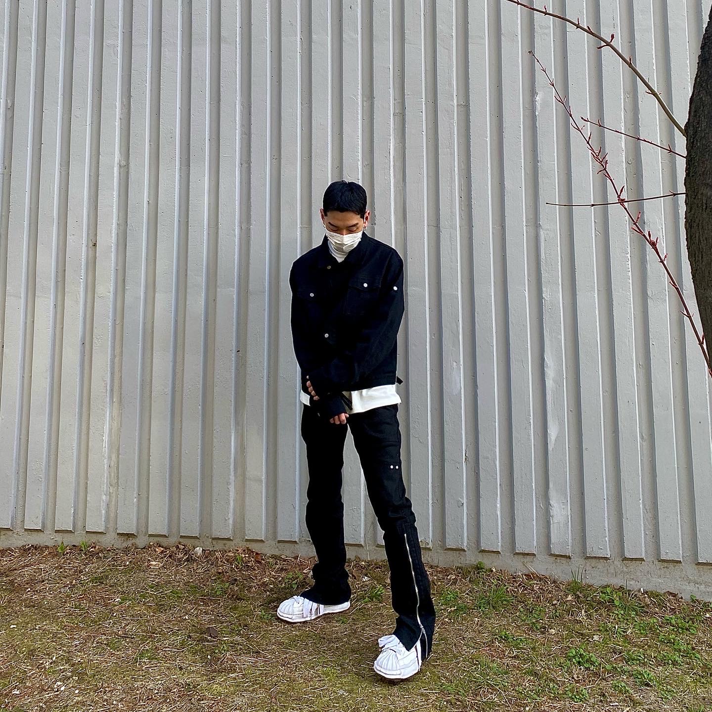 Maison Mihara Yasuhiro Blakey OG Sole Leather Low-top Sneakers White 착용 스타일