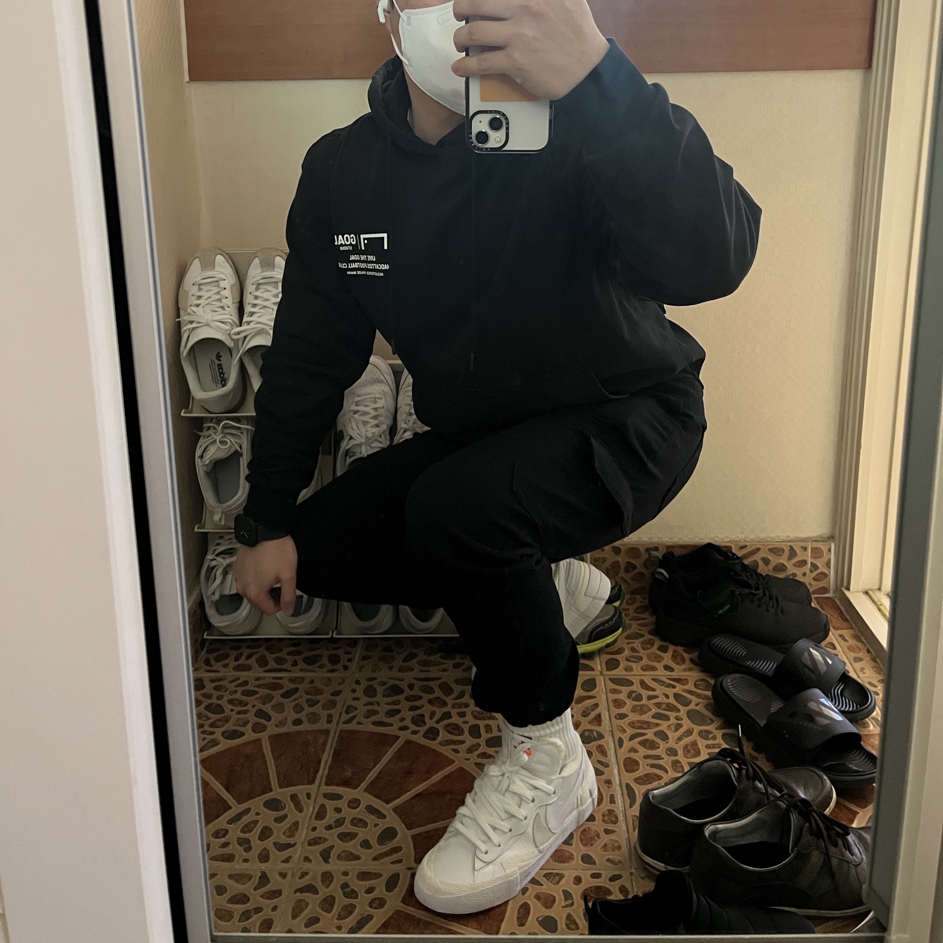 Nike x Sacai Blazer Low White Patent Leather 착용 스타일