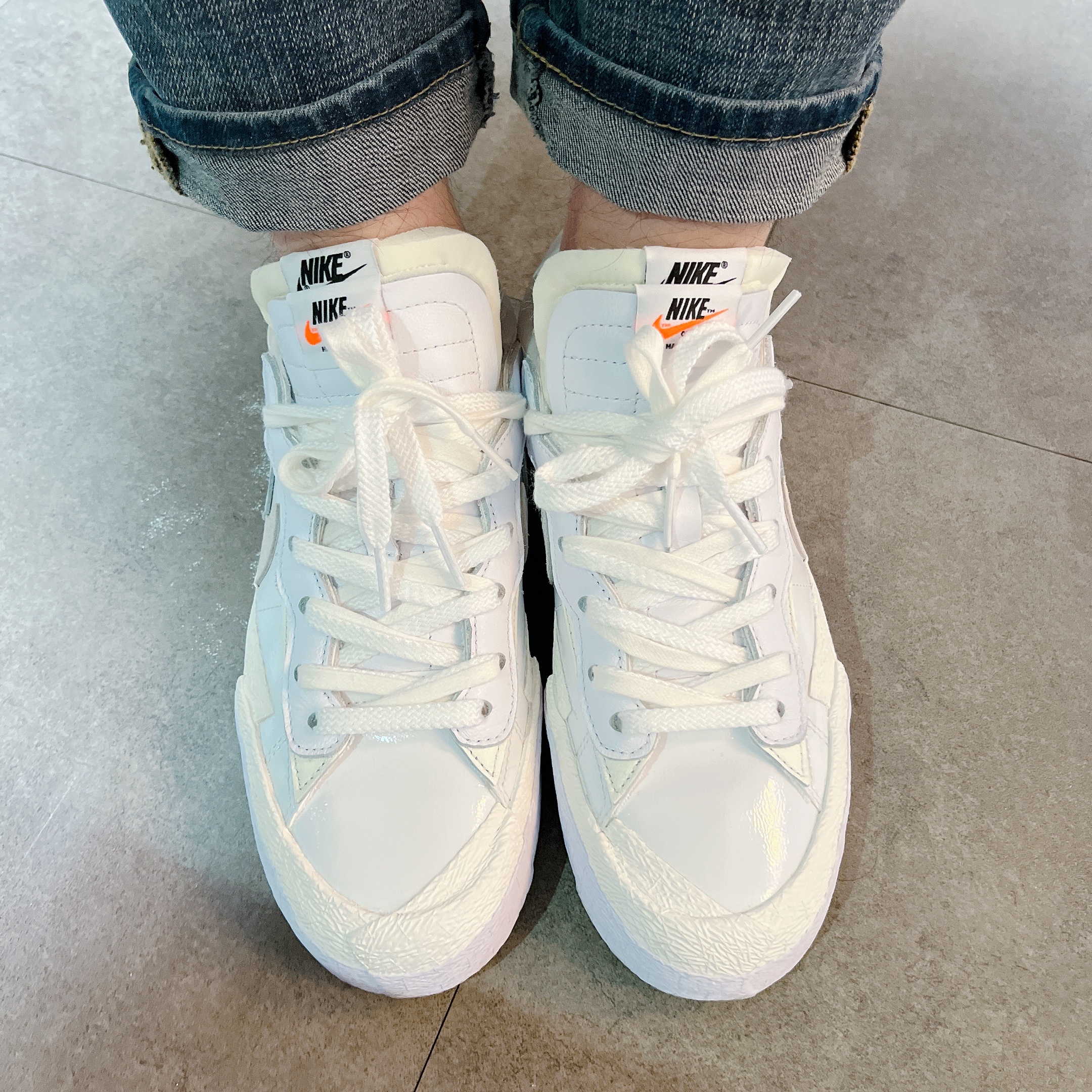 Nike x Sacai Blazer Low White Patent Leather 착용 스타일 - 2
