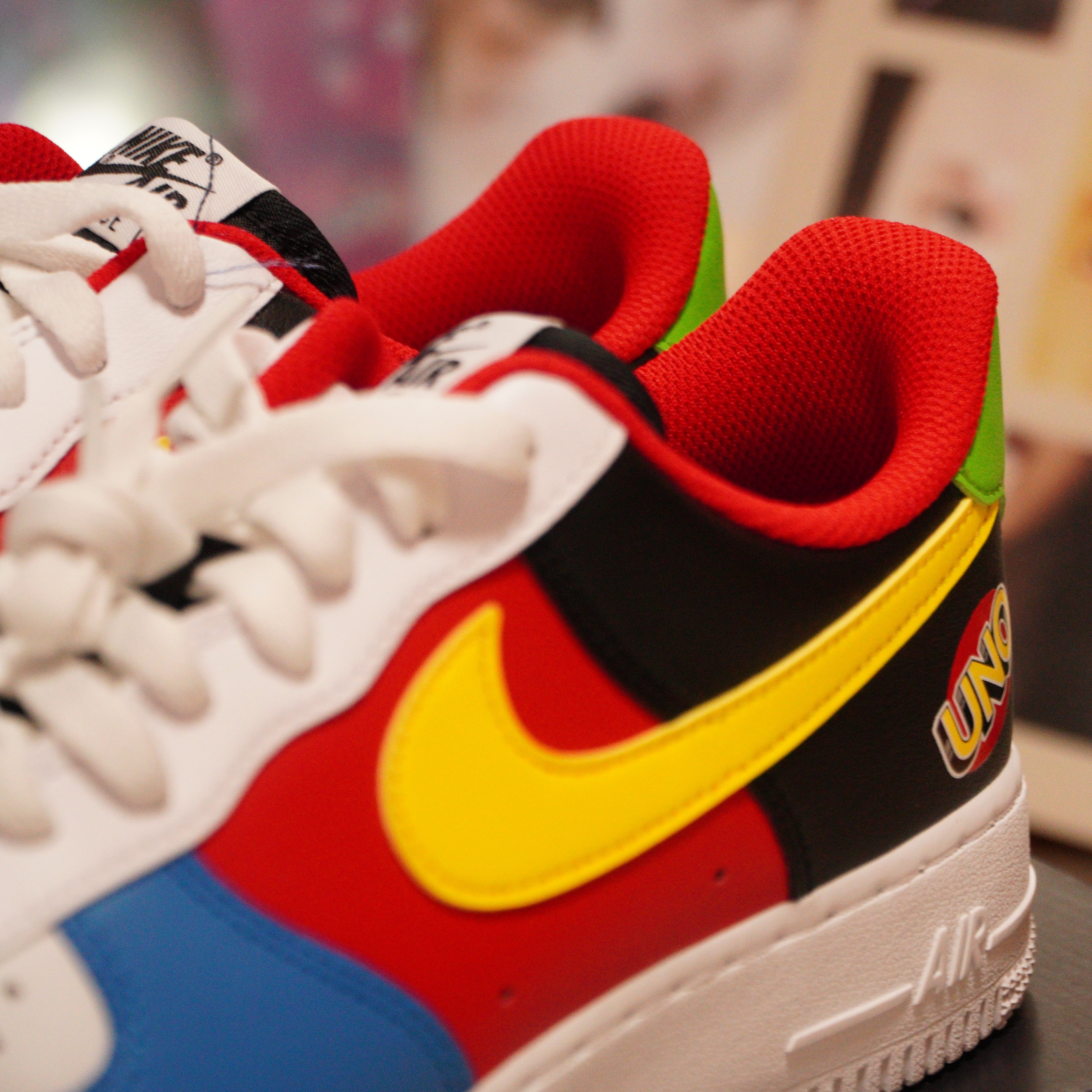 Nike x UNO Air Force 1 '07 QS White Yellow Zest 착용 스타일 - 1