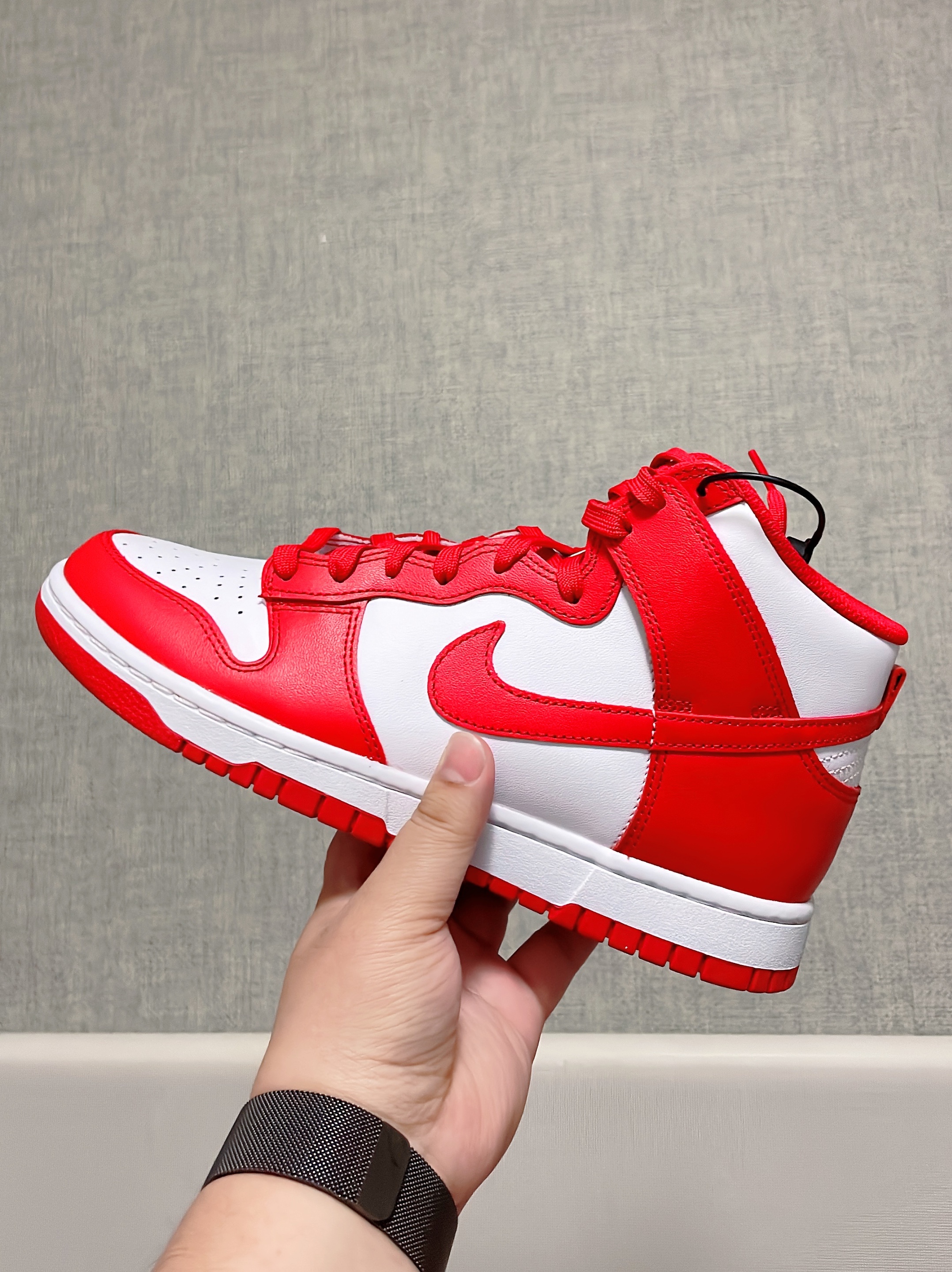 Nike Dunk High Retro Championship White and Red 착용 스타일