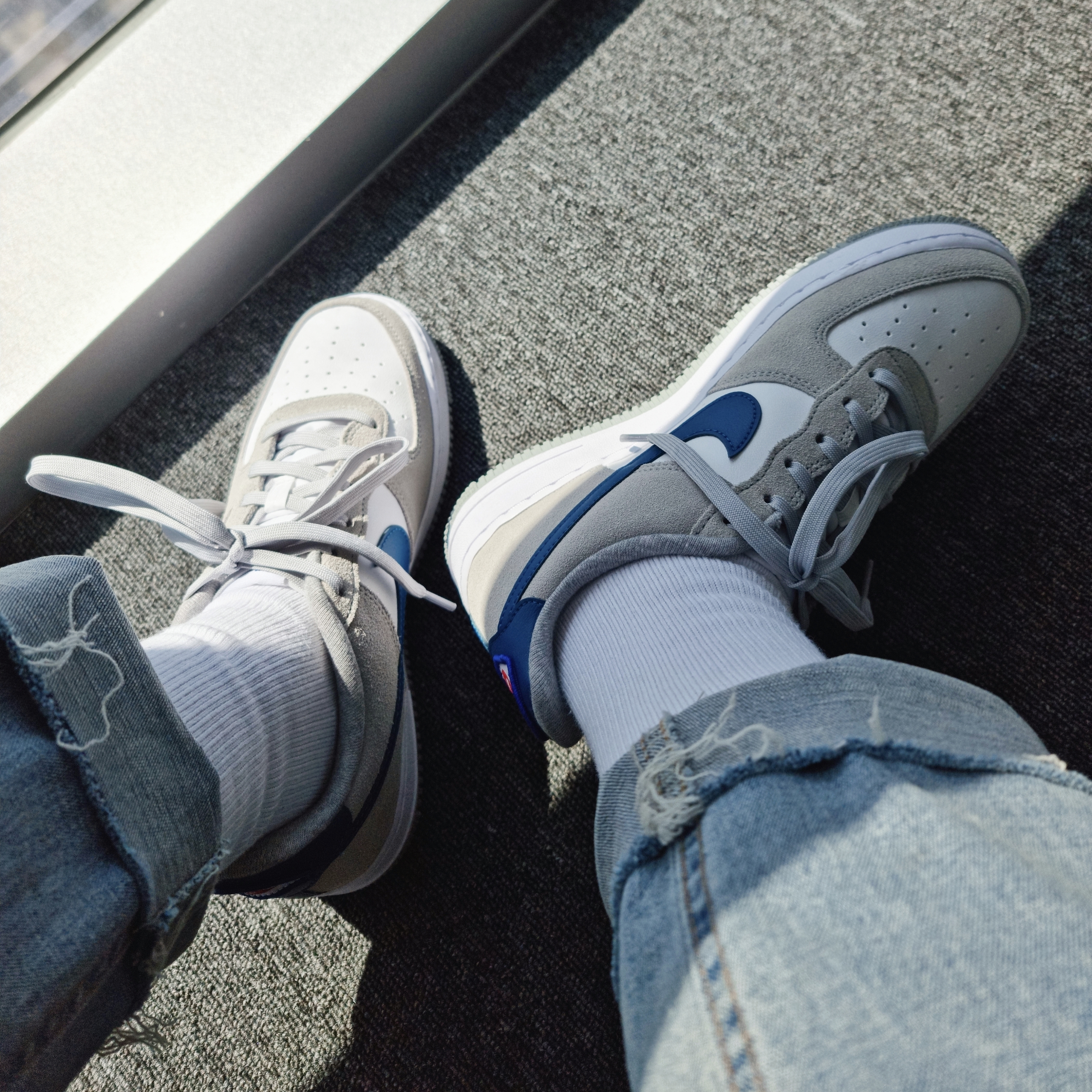 (GS) Nike Air Force 1 LV8 Athletic Club Light Smoke Grey Marina 착용 스타일