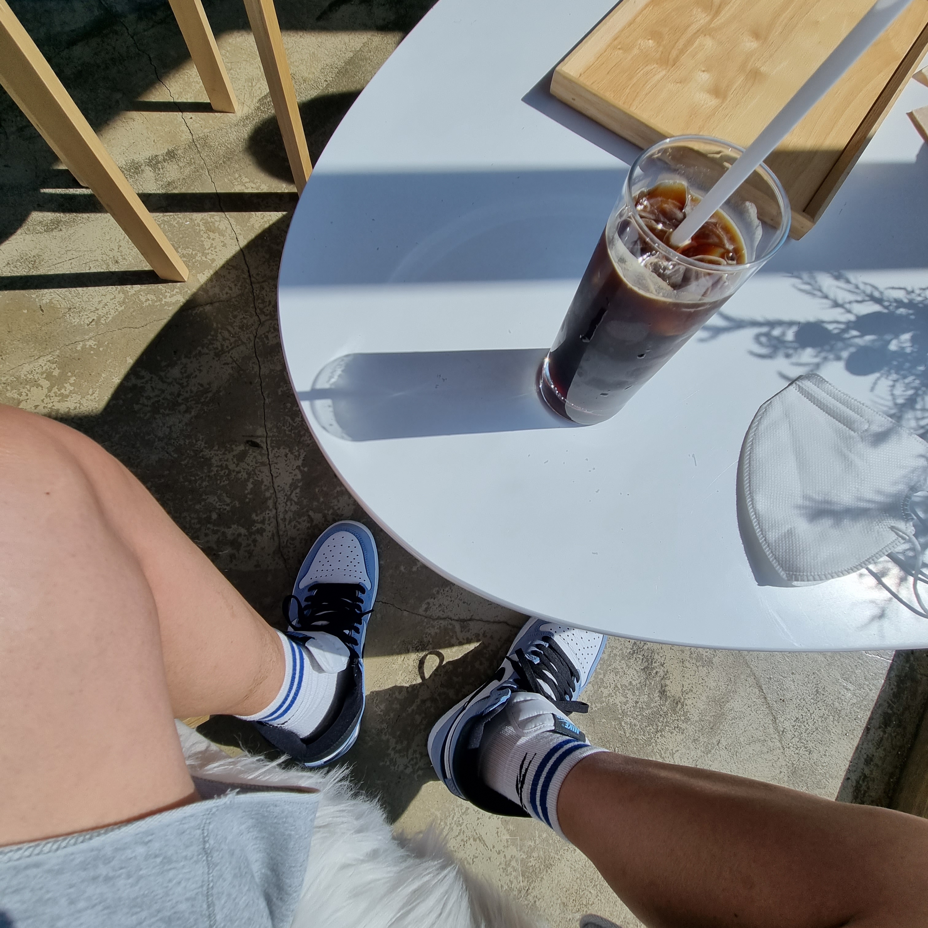 Jordan 1 Retro High OG University Blue 착용 스타일 - 1