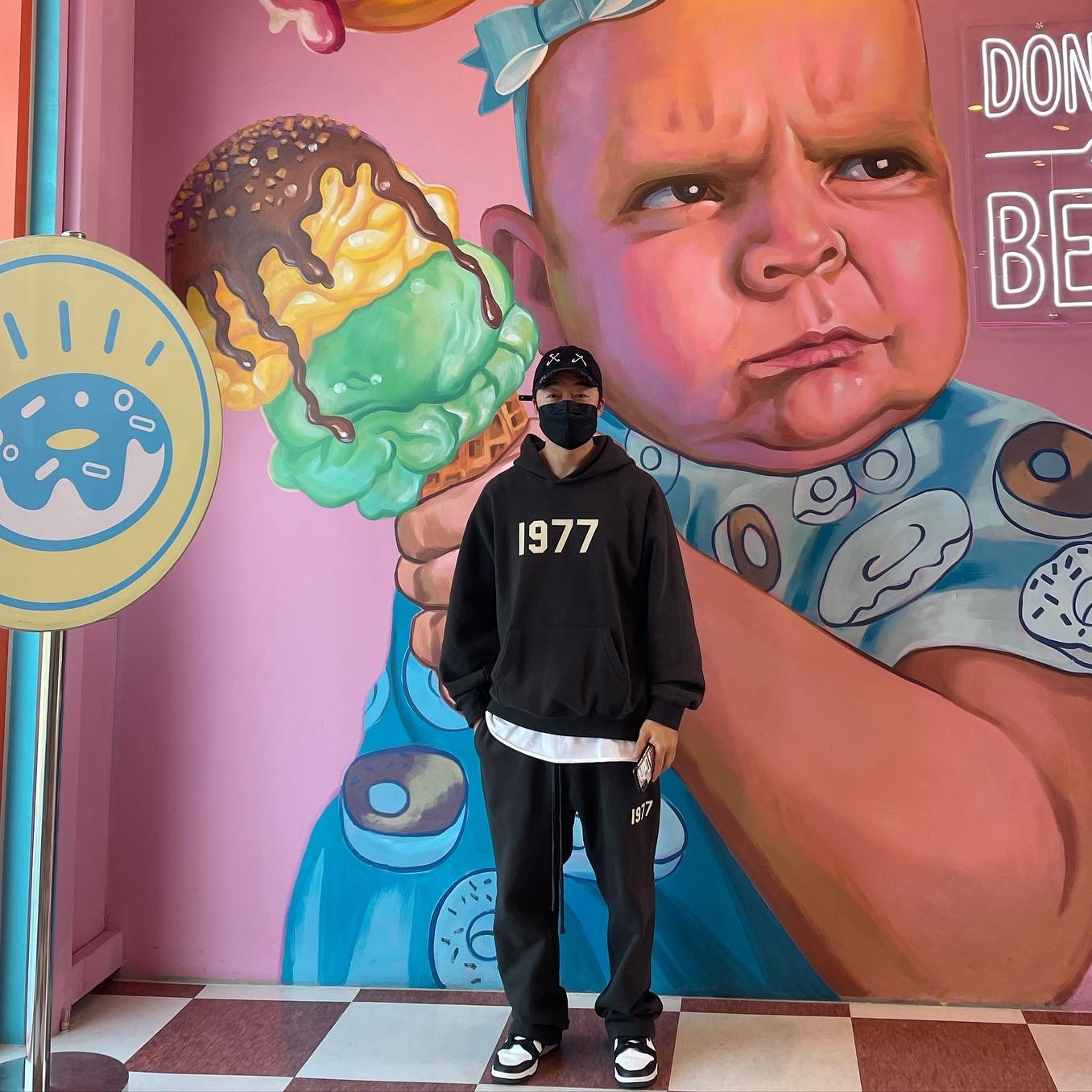 Essentials 1977 Hoodie Iron - 22SS, Essentials 1977 Relaxed Sweatpants Iron - 22SS 착용 스타일