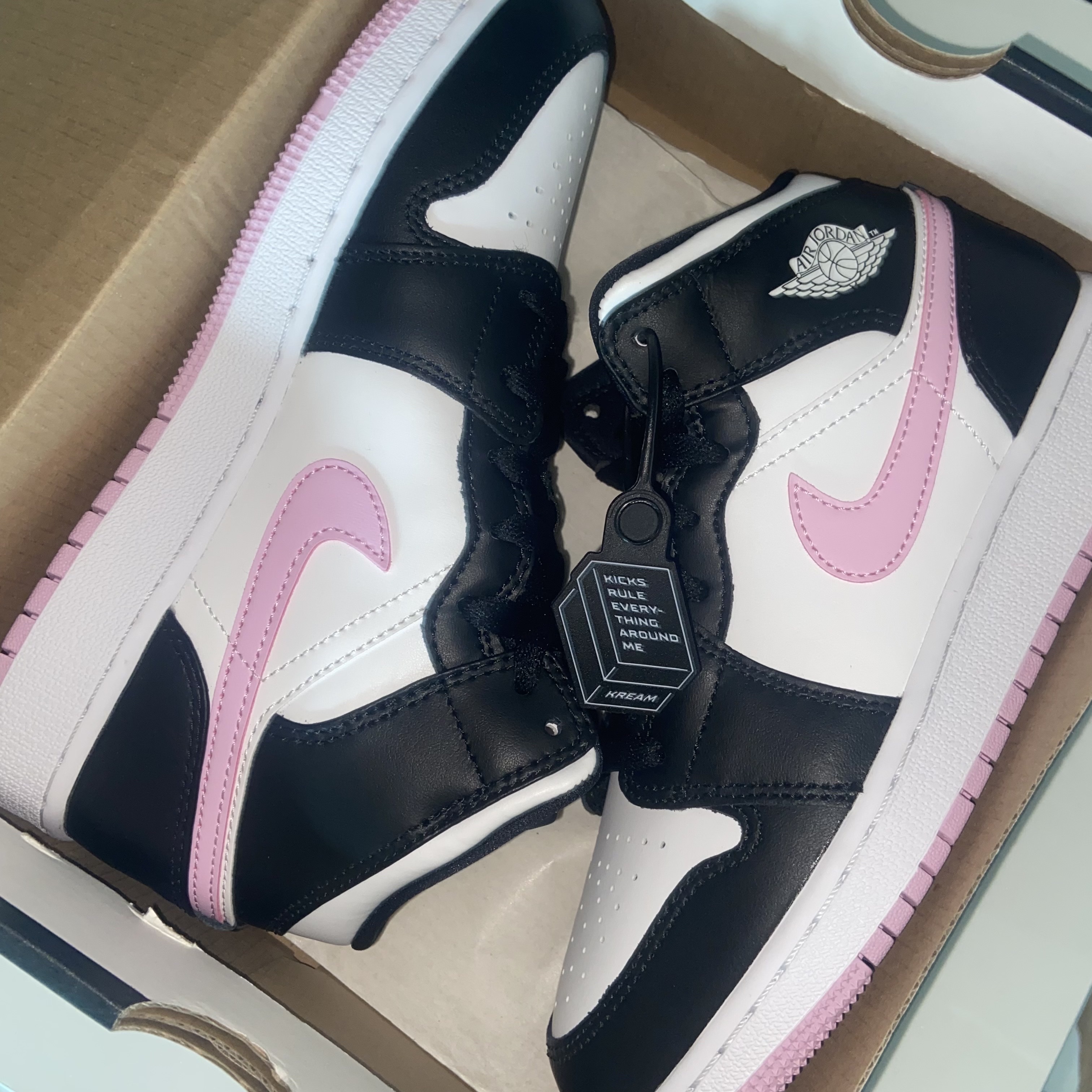(GS) Jordan 1 Mid Light Arctic Pink 착용 스타일