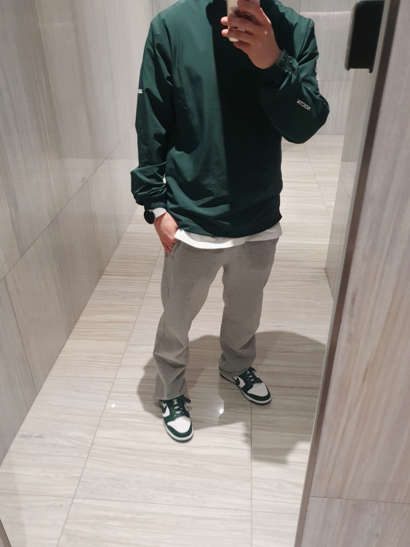 Nike x Drake Nocta Golf Crewneck Top Green - US/EU, Nike Dunk Low Retro Varsity Green 착용 스타일