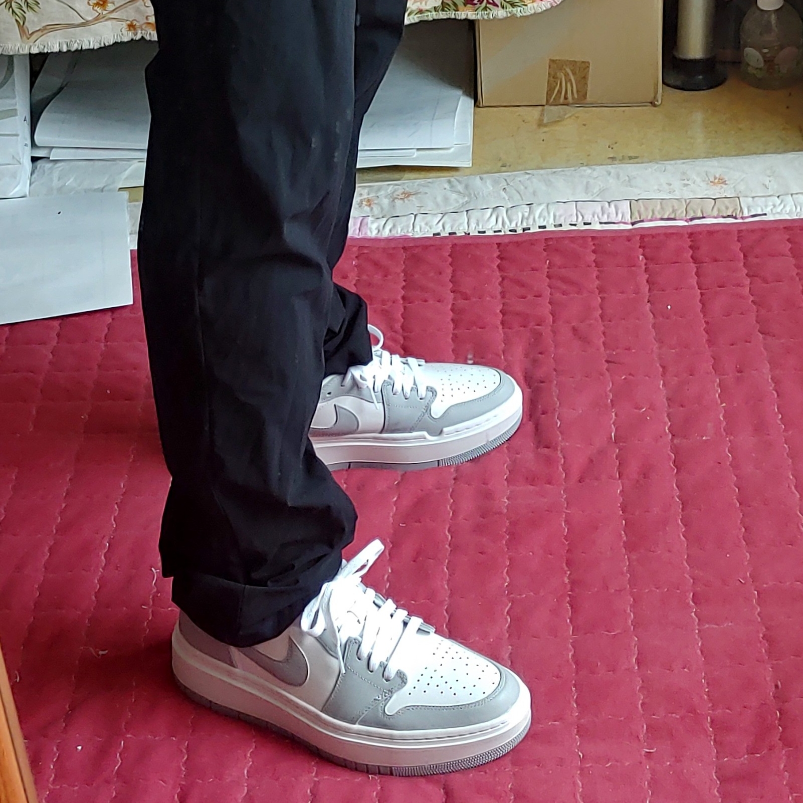 (W) Jordan 1 Elevate Low White and Wolf Grey 착용 스타일 - 2