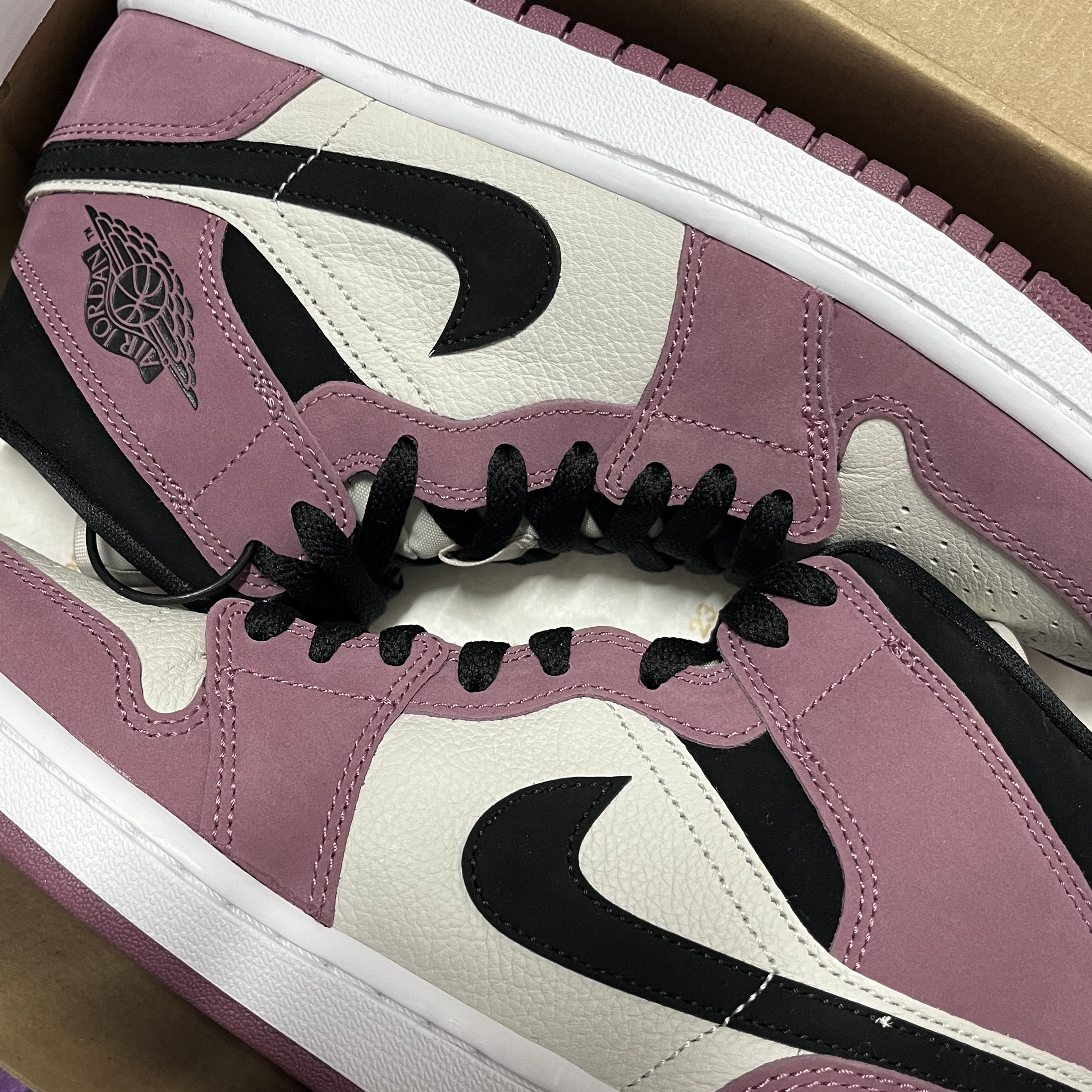 (W) Jordan 1 Mid SE Light Mulberry 착용 스타일