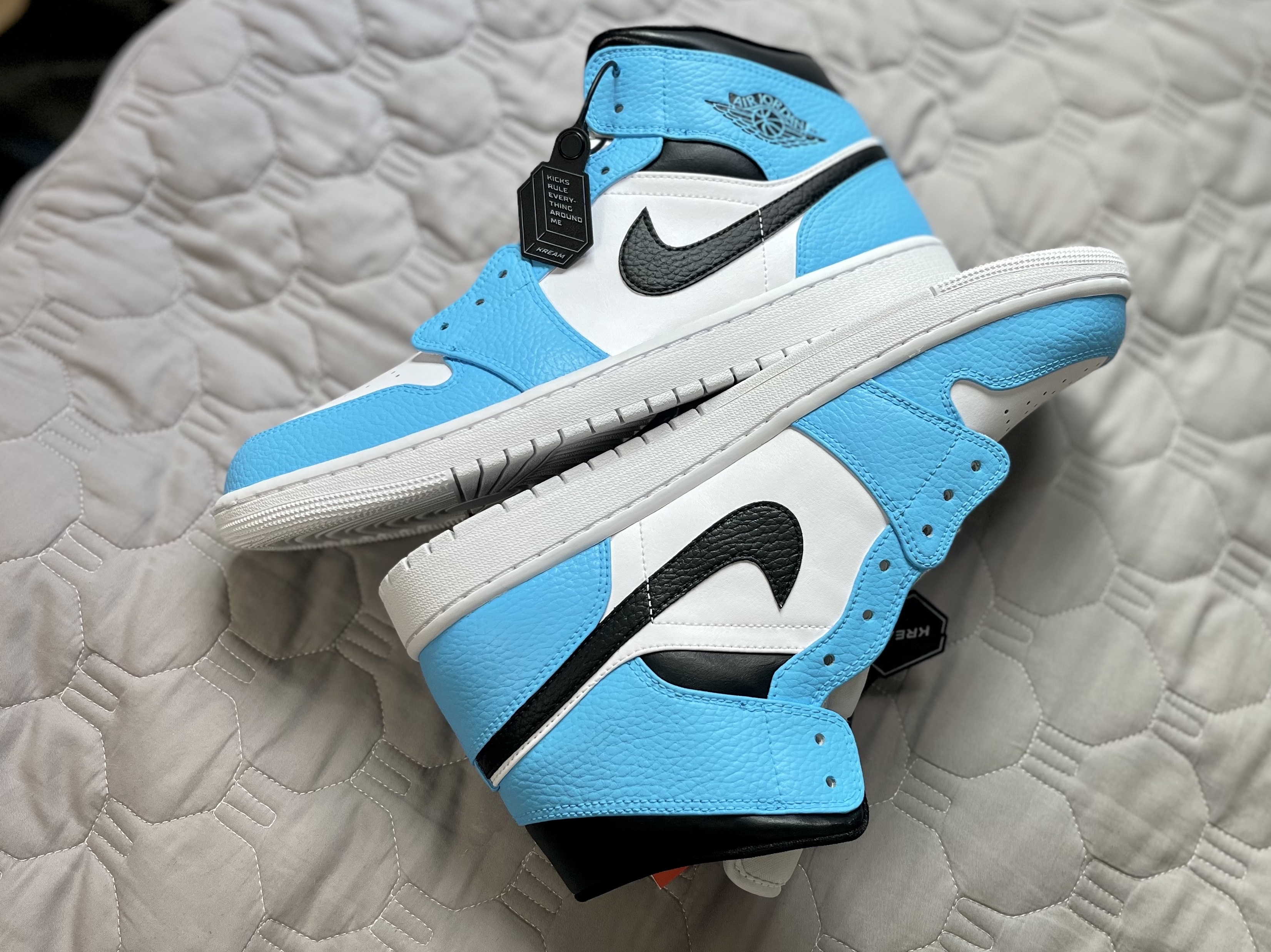 Jordan 1 Mid Triple White 착용 스타일 - 2
