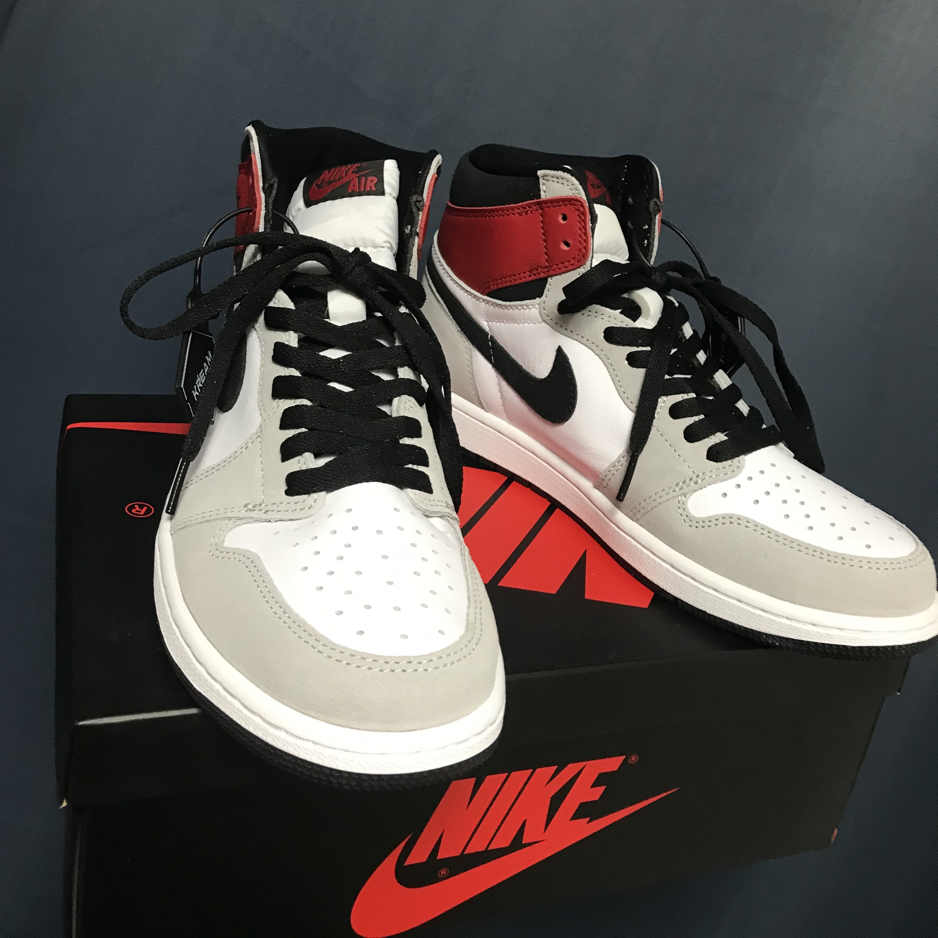 Jordan 1 Retro High OG Light Smoke Grey 착용 스타일