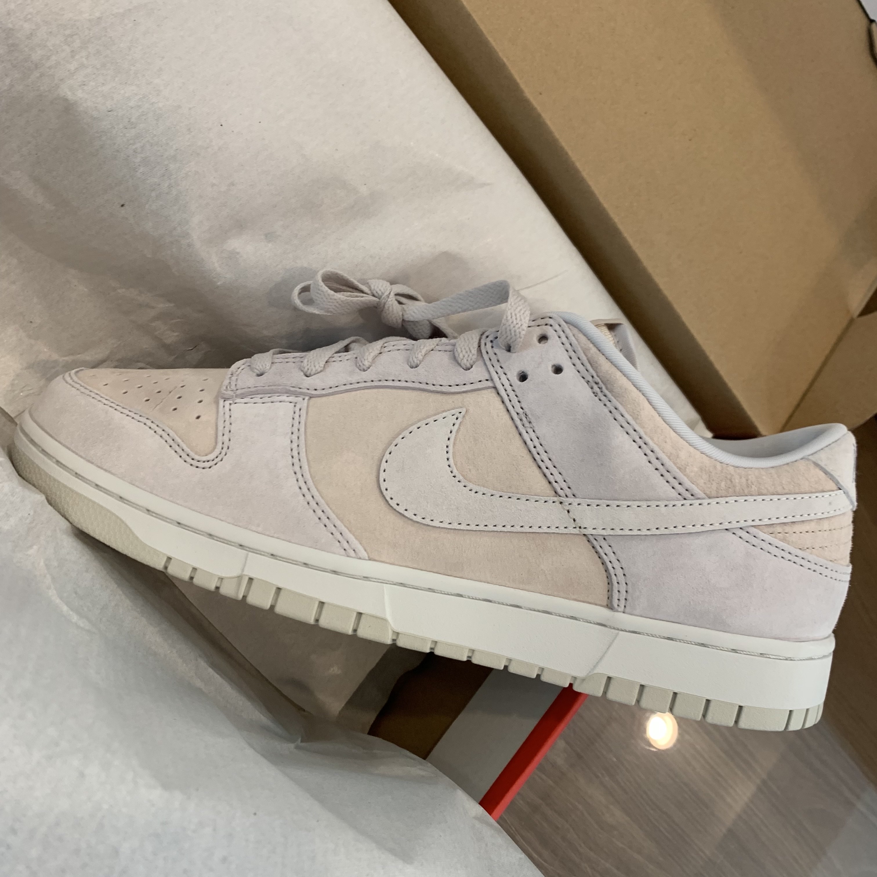 Nike Dunk Low Retro PRM Vast Grey 착용 스타일 - 4