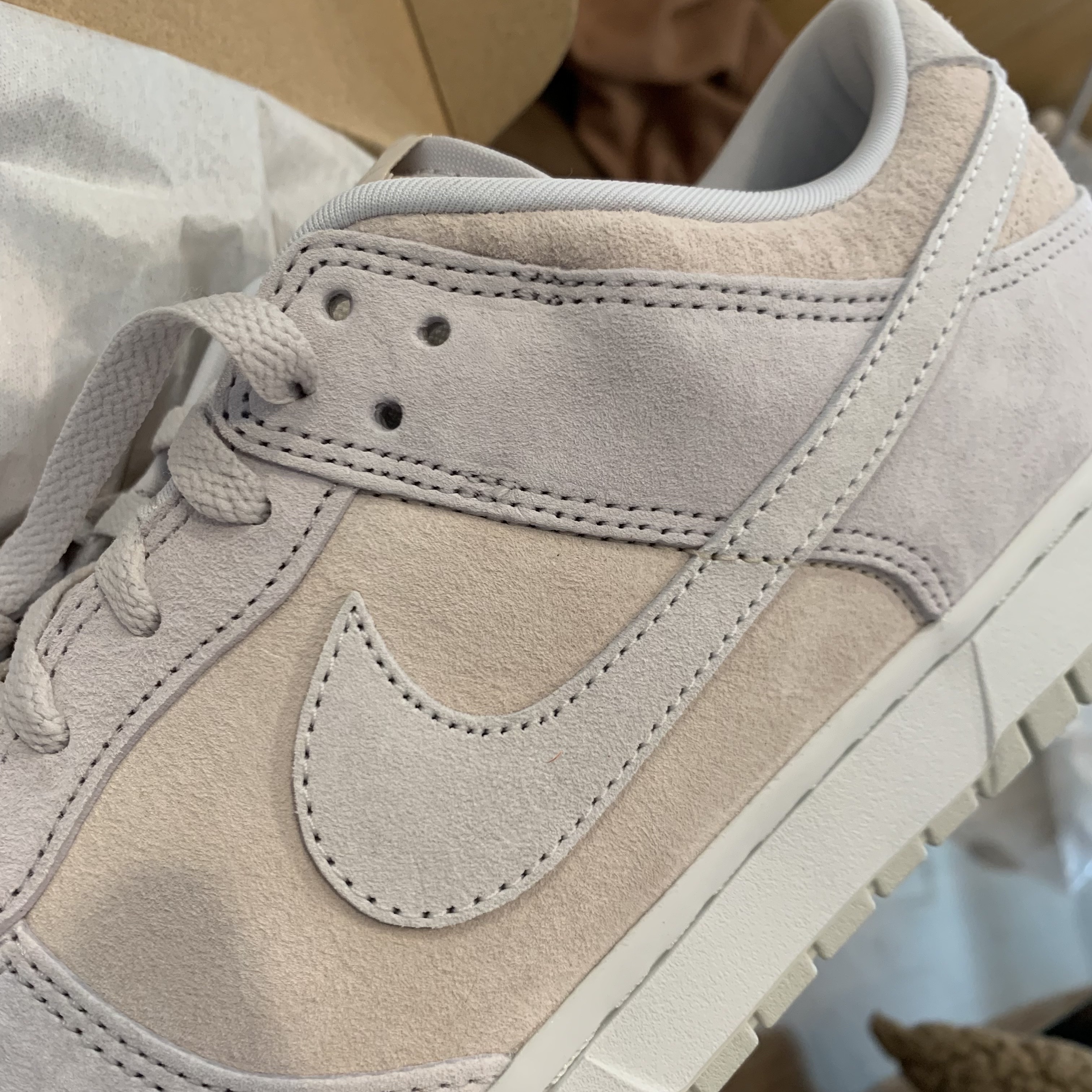 Nike Dunk Low Retro PRM Vast Grey 착용 스타일 - 1