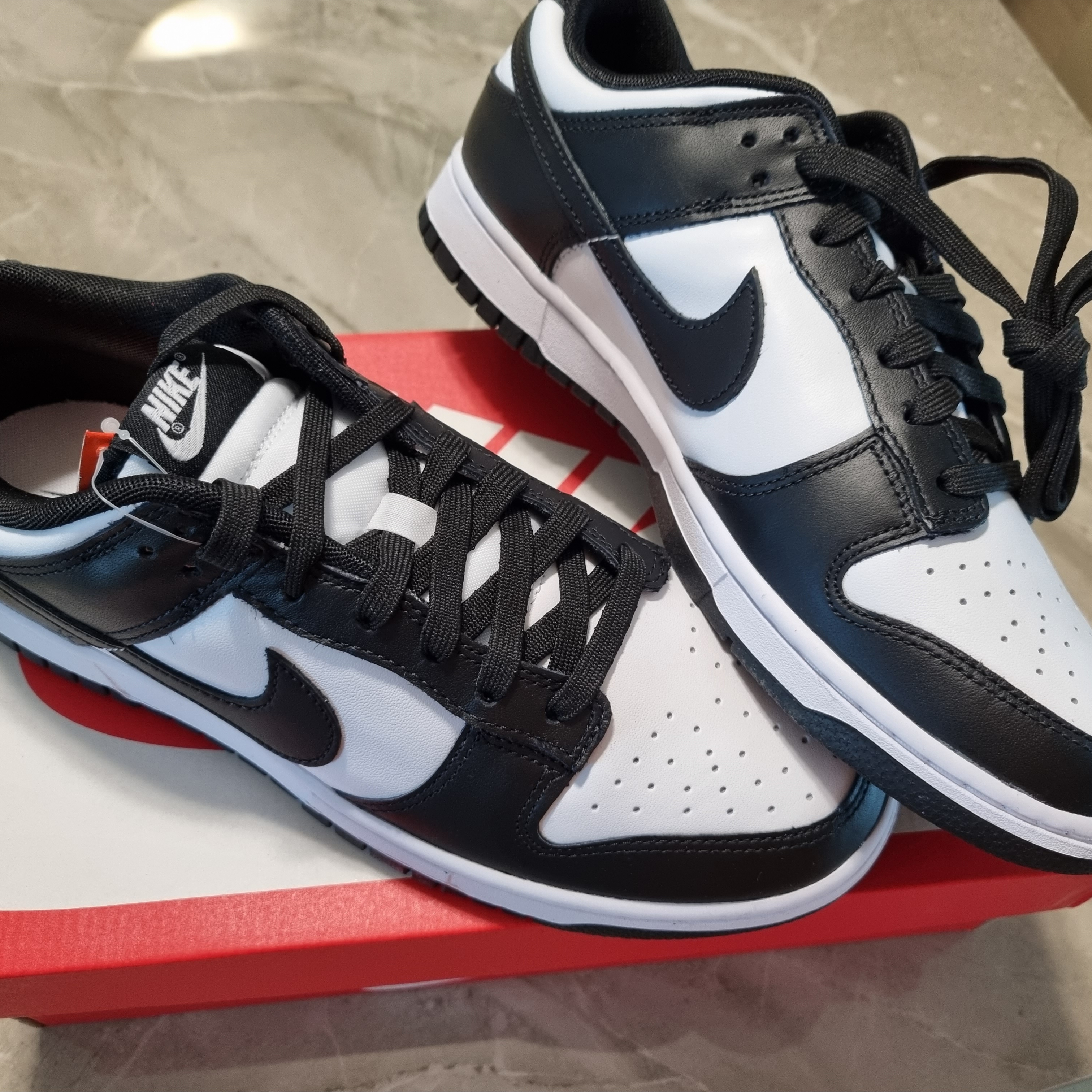 Nike Dunk Low Retro Black 착용 스타일 - 1