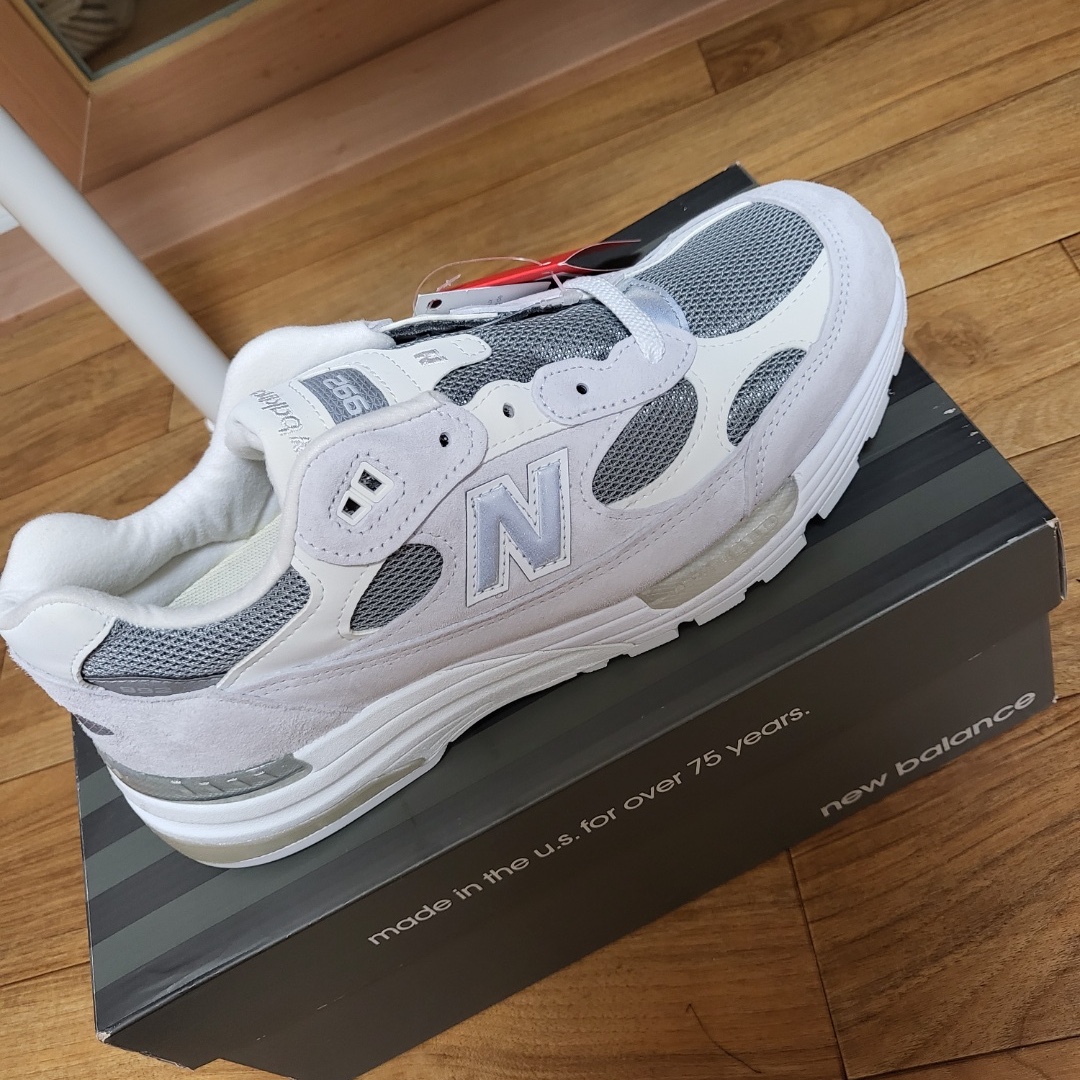 New Balance 992 Made in USA White Silver 착용 스타일