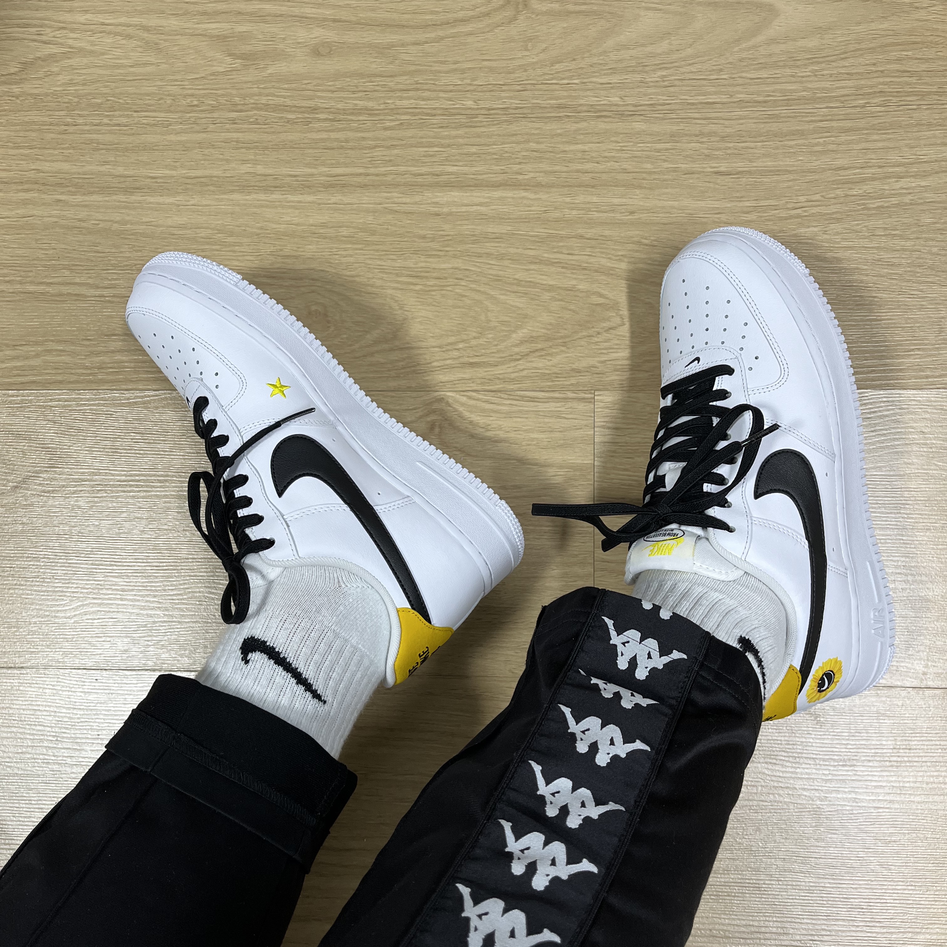 Nike Air Force 1 '07 LV8 2 Have a Nike Day 착용 스타일