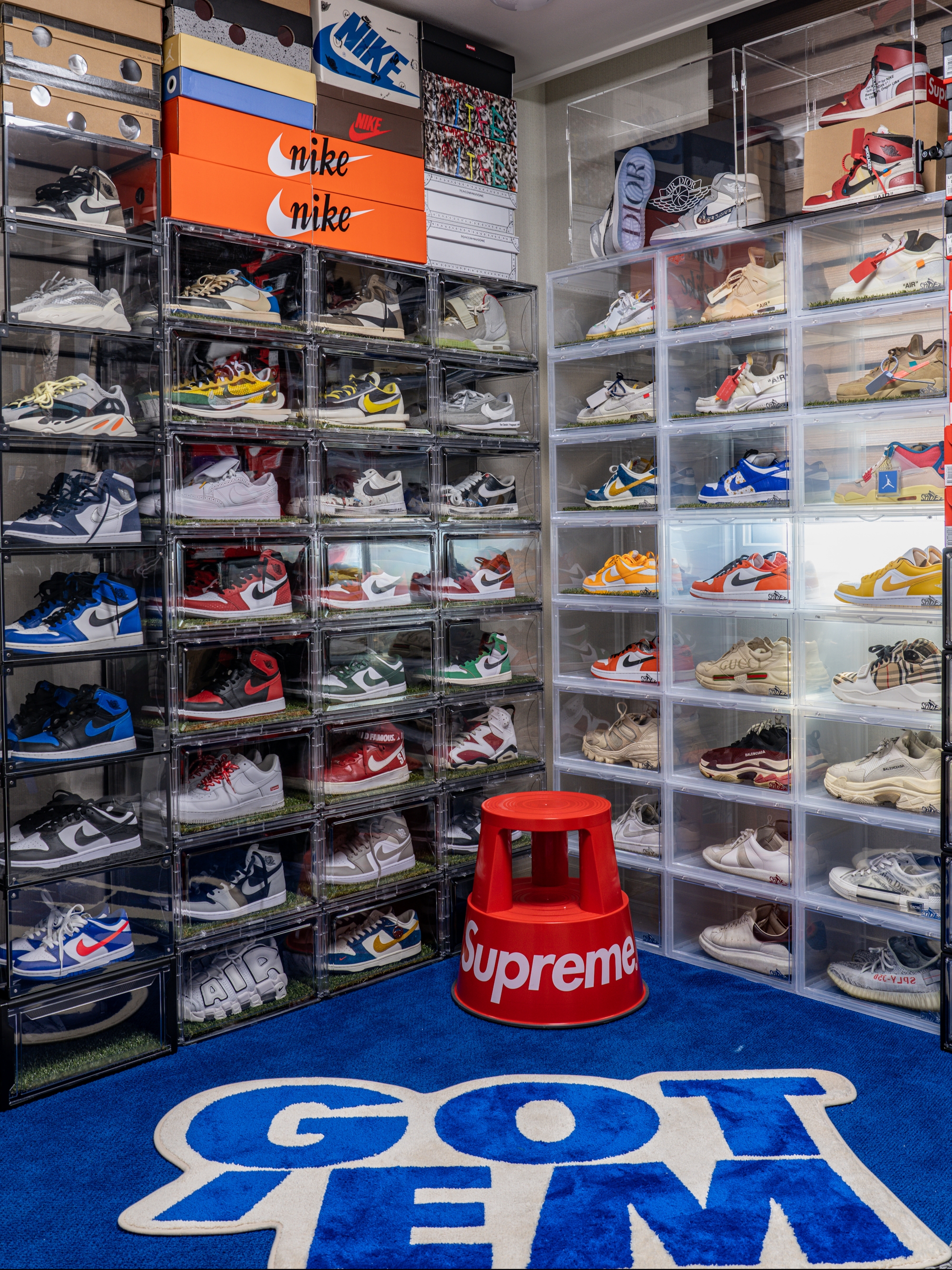Jordan 1 x Dior High OG, Nike x Supreme Air Force 1 High World Famous Red 착용 스타일 - 5