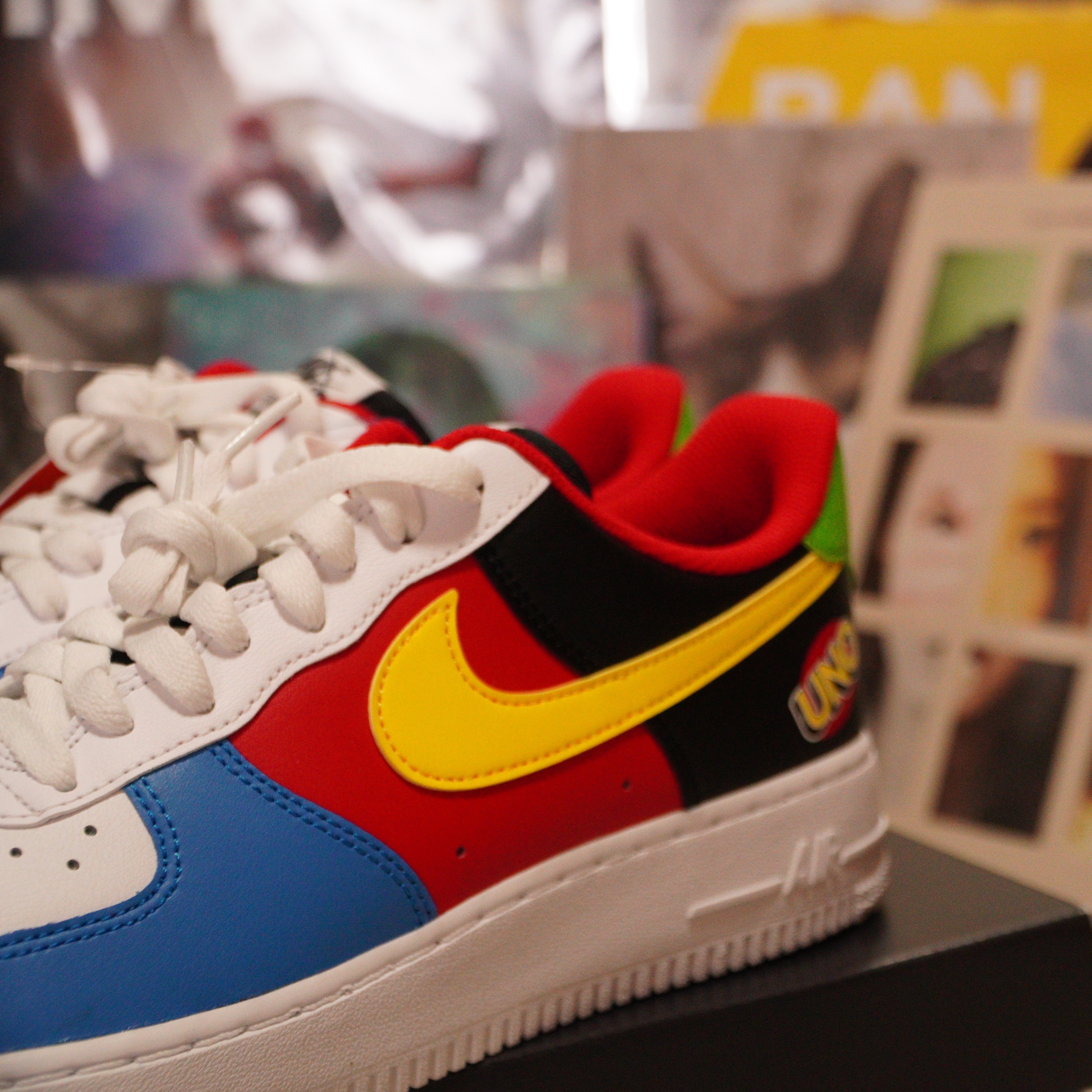 Nike x UNO Air Force 1 '07 QS White Yellow Zest 착용 스타일 - 3