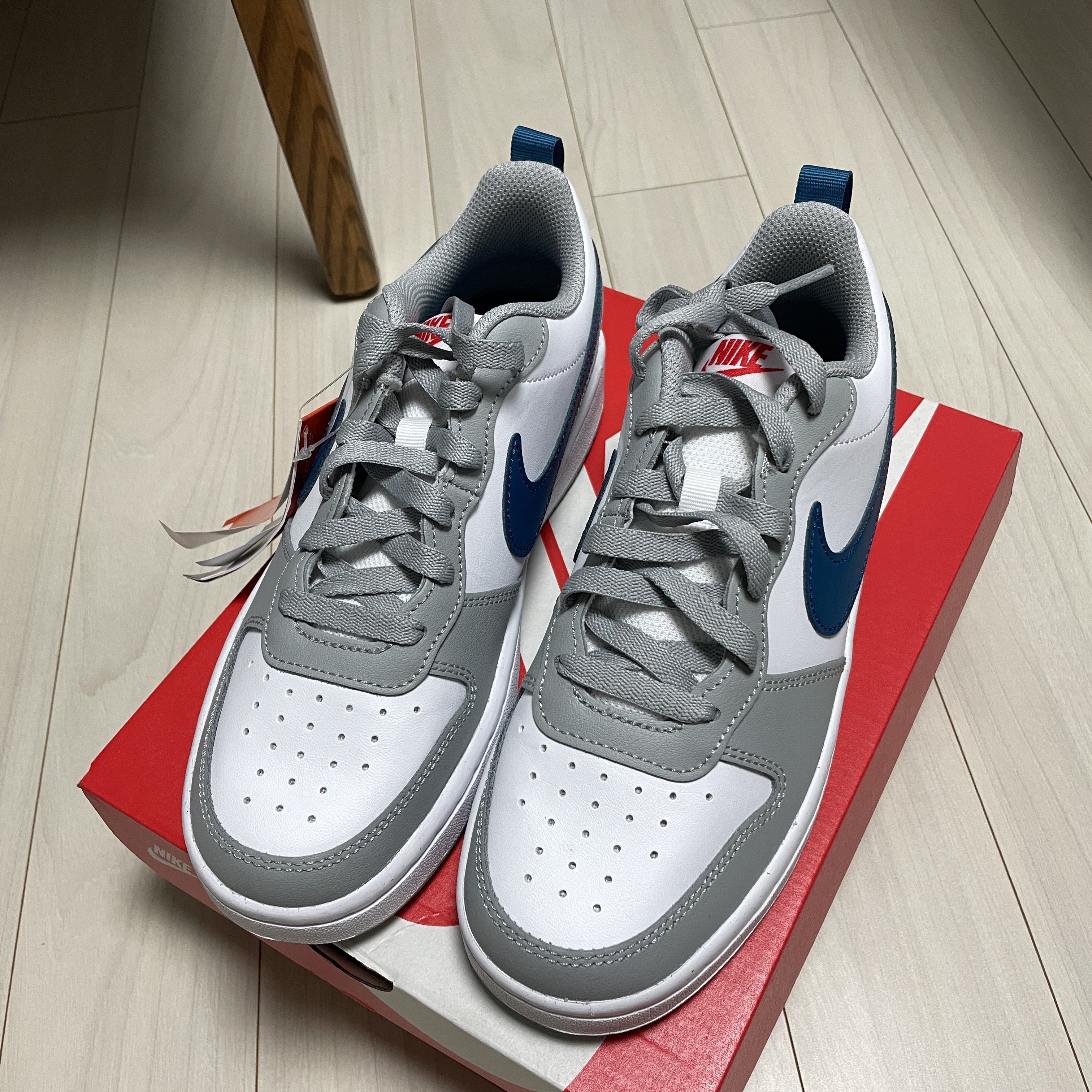(GS) Nike Court Borough Low 2 Light Smoke Grey 착용 스타일 - 2