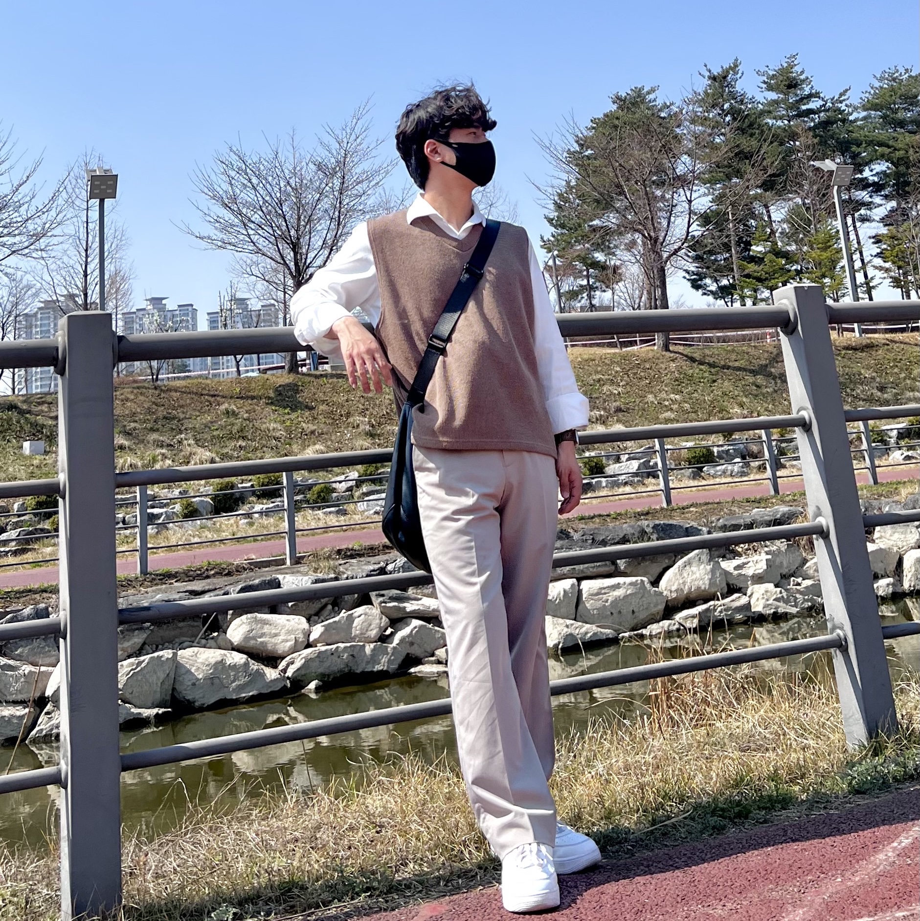 Nike Air Force 1 '07 Low White 착용 스타일 - 2