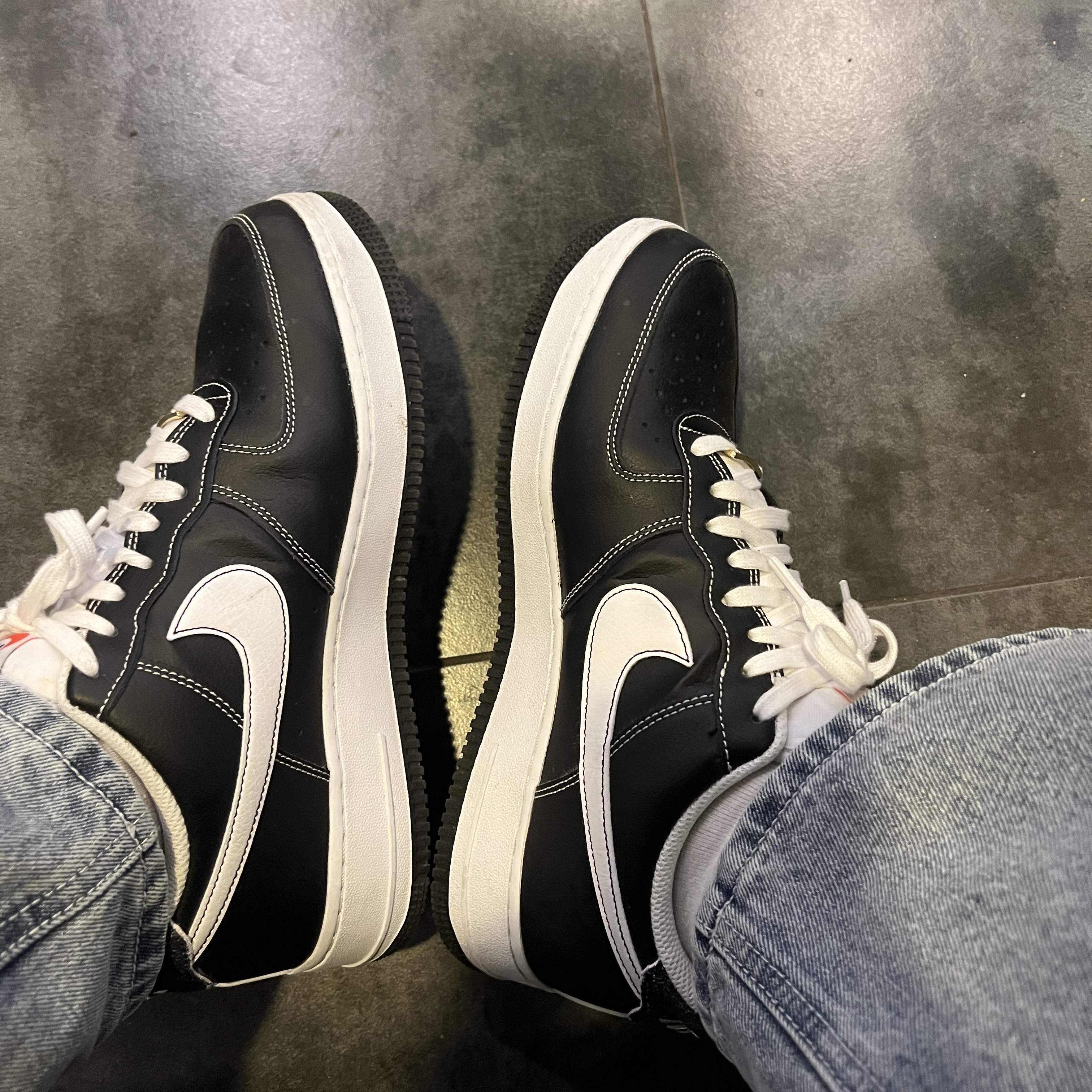Nike Air Force 1 '07 First Use Black White 착용 스타일