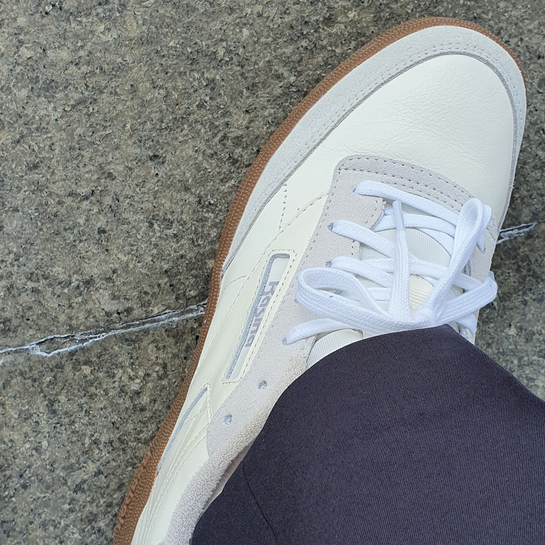 Reebok x Kasina Club C 85 GTX Chalk 착용 스타일 - 1