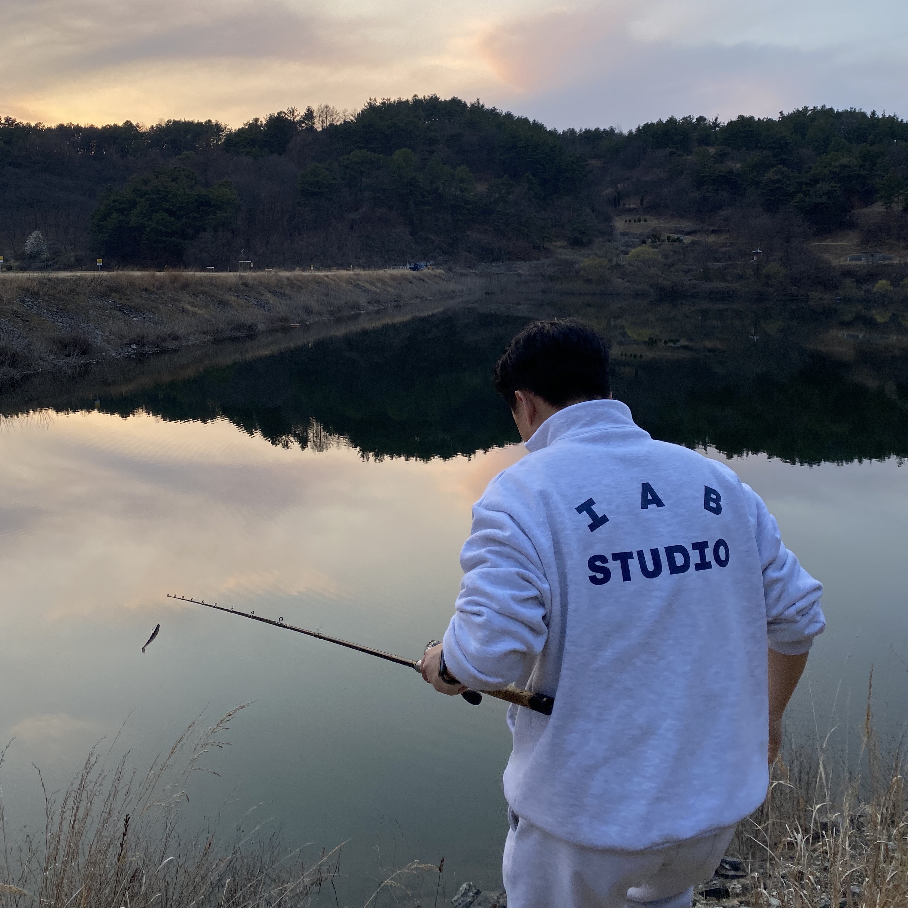IAB Studio Half Zip Pullover Light Gray, Nike x Sacai x Fragment LDWaffle Light Smoke Grey 착용 스타일