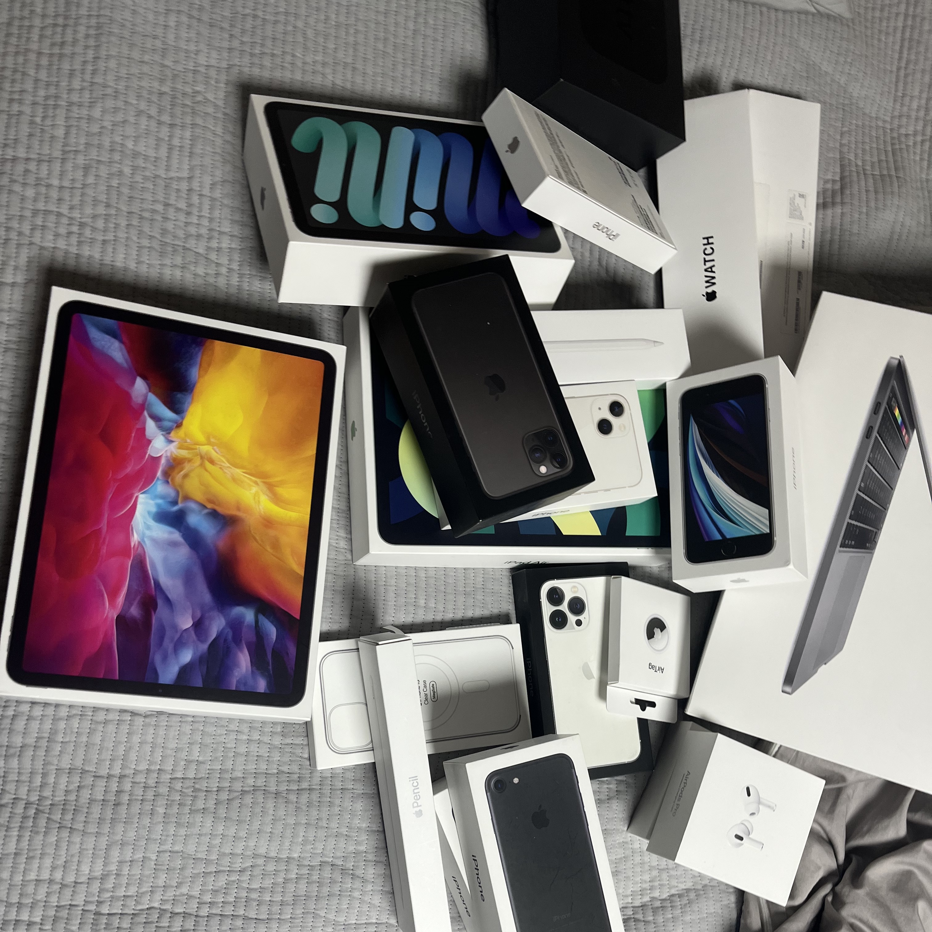 Apple iPad Air 4th Gen Wifi 256GB Green (Korean Ver.), Apple iPad Mini 6th Gen Wifi 64GB Space Gray (Korean Ver.) 착용 스타일
