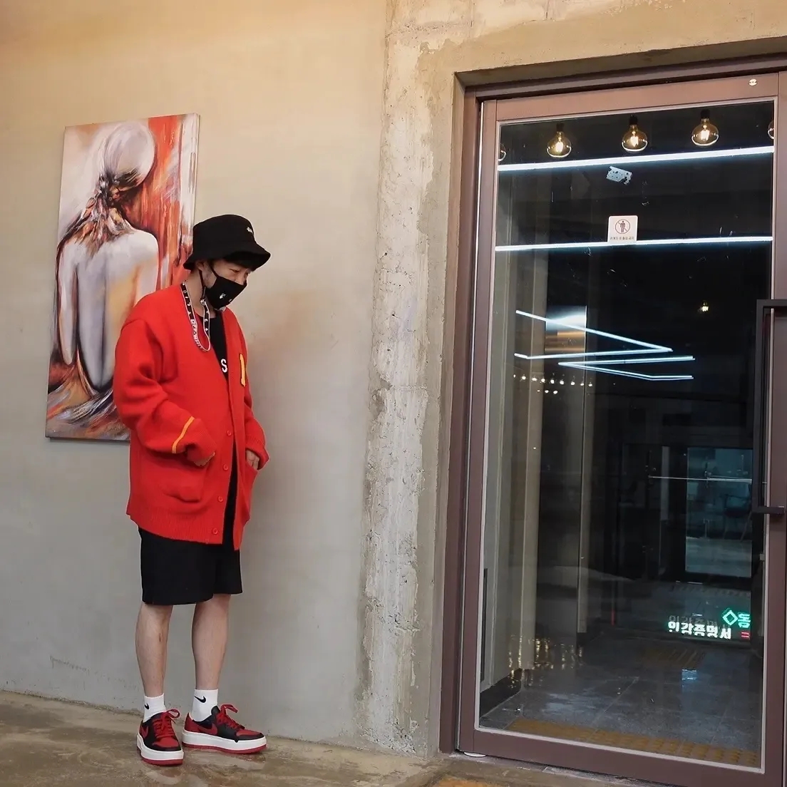 (W) Jordan 1 Elevate Low SE Bred, Stussy Stock Bucket Hat Black 착용 스타일 - 1