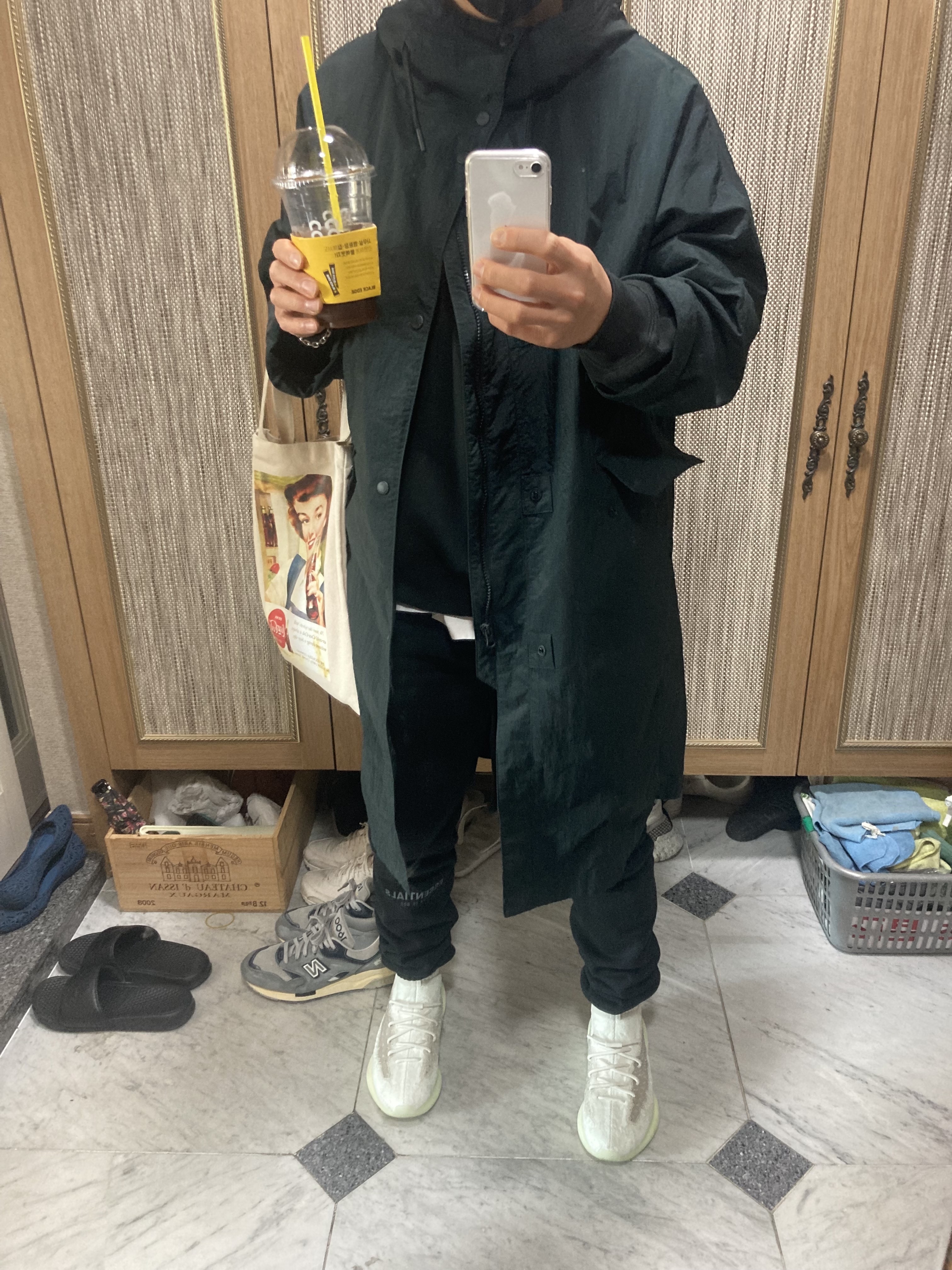 Essentials The Core Collection Sweatpants Black, Essentials The Core Collection Pullover Crewneck Black 착용 스타일