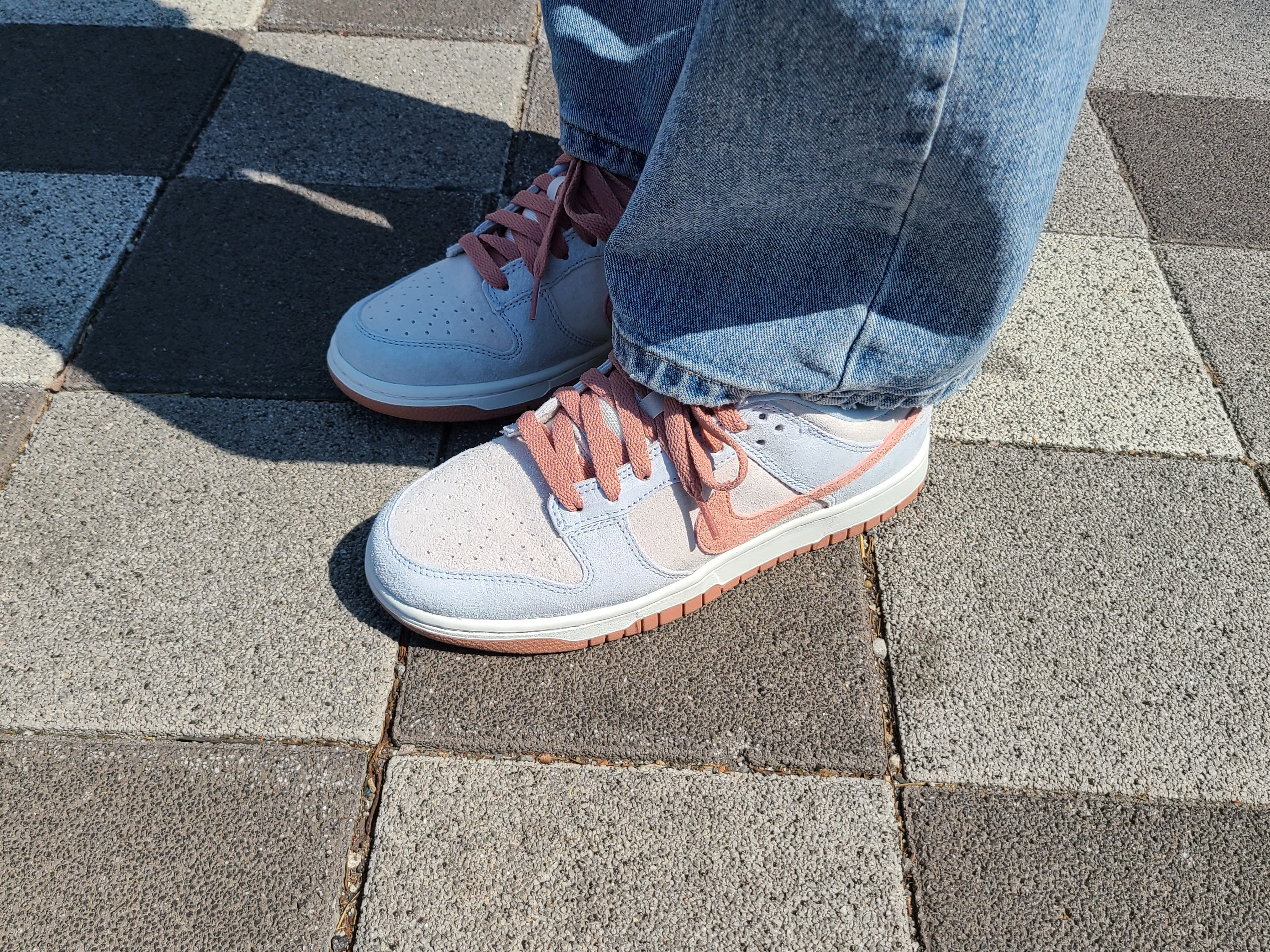 Nike Dunk Low Retro PRM Fossil Rose 착용 스타일 - 1