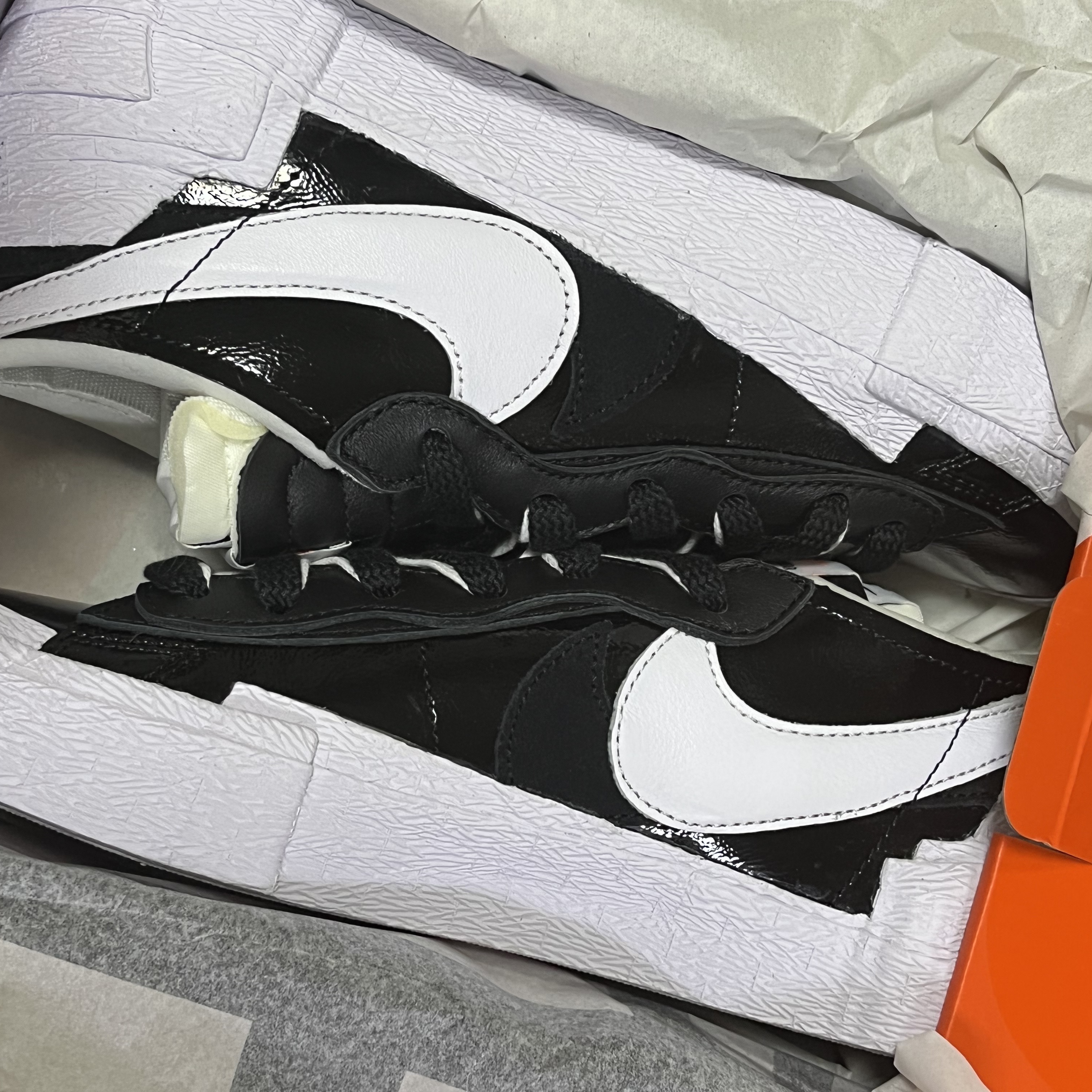 Nike x Sacai Blazer Low Black Patent Leather 착용 스타일
